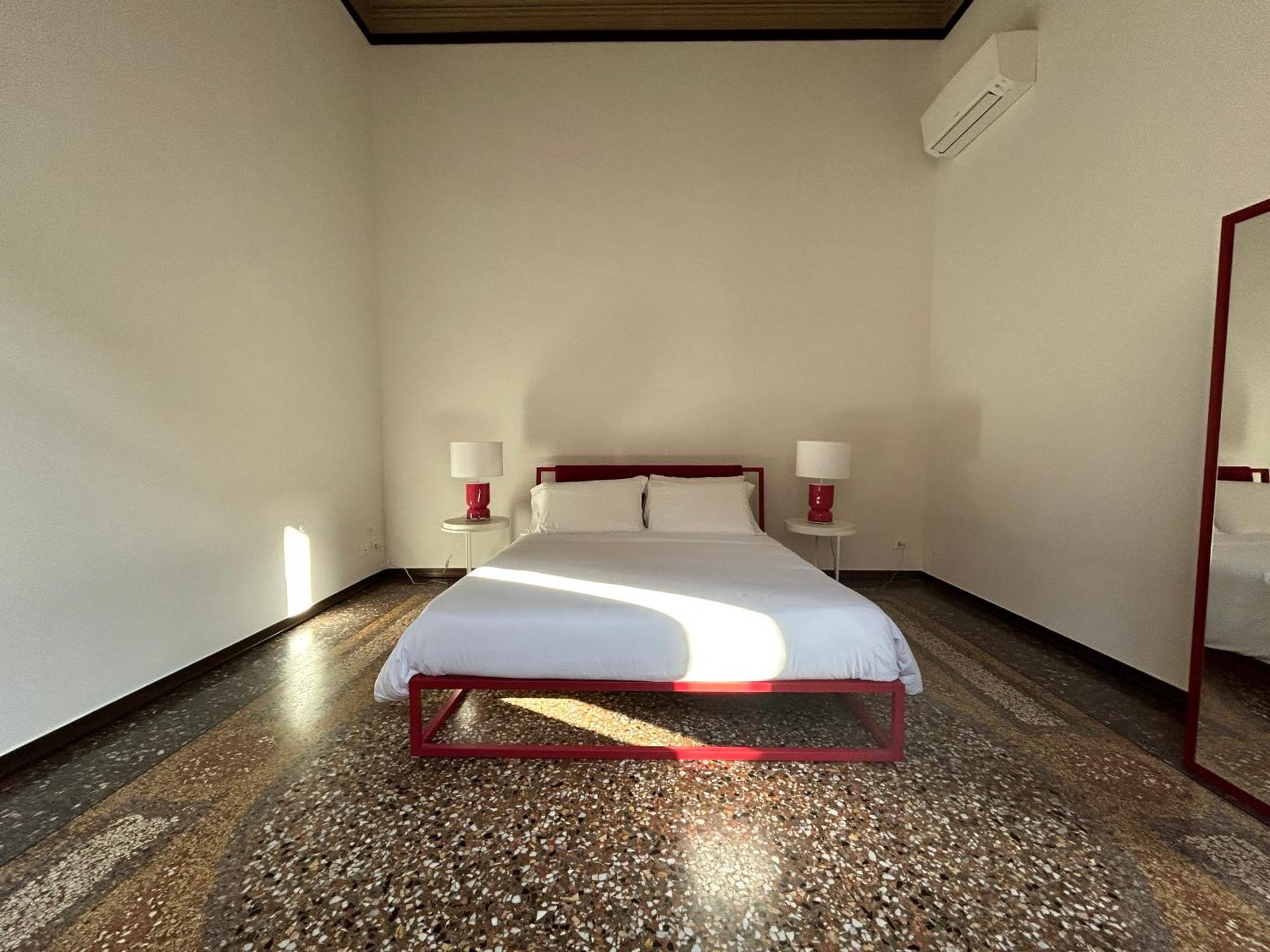 Frame Hotel *