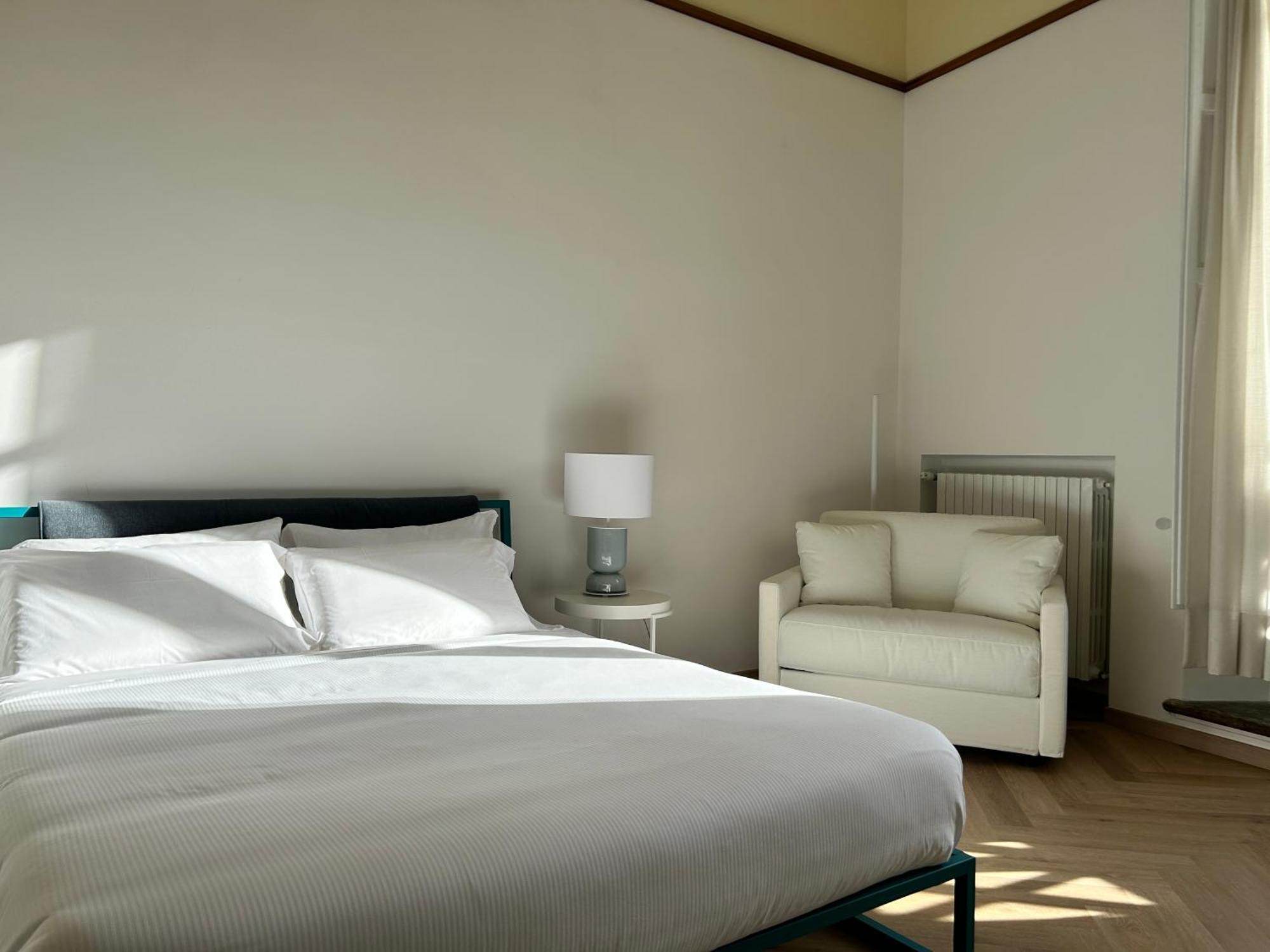 Frame Hotel *