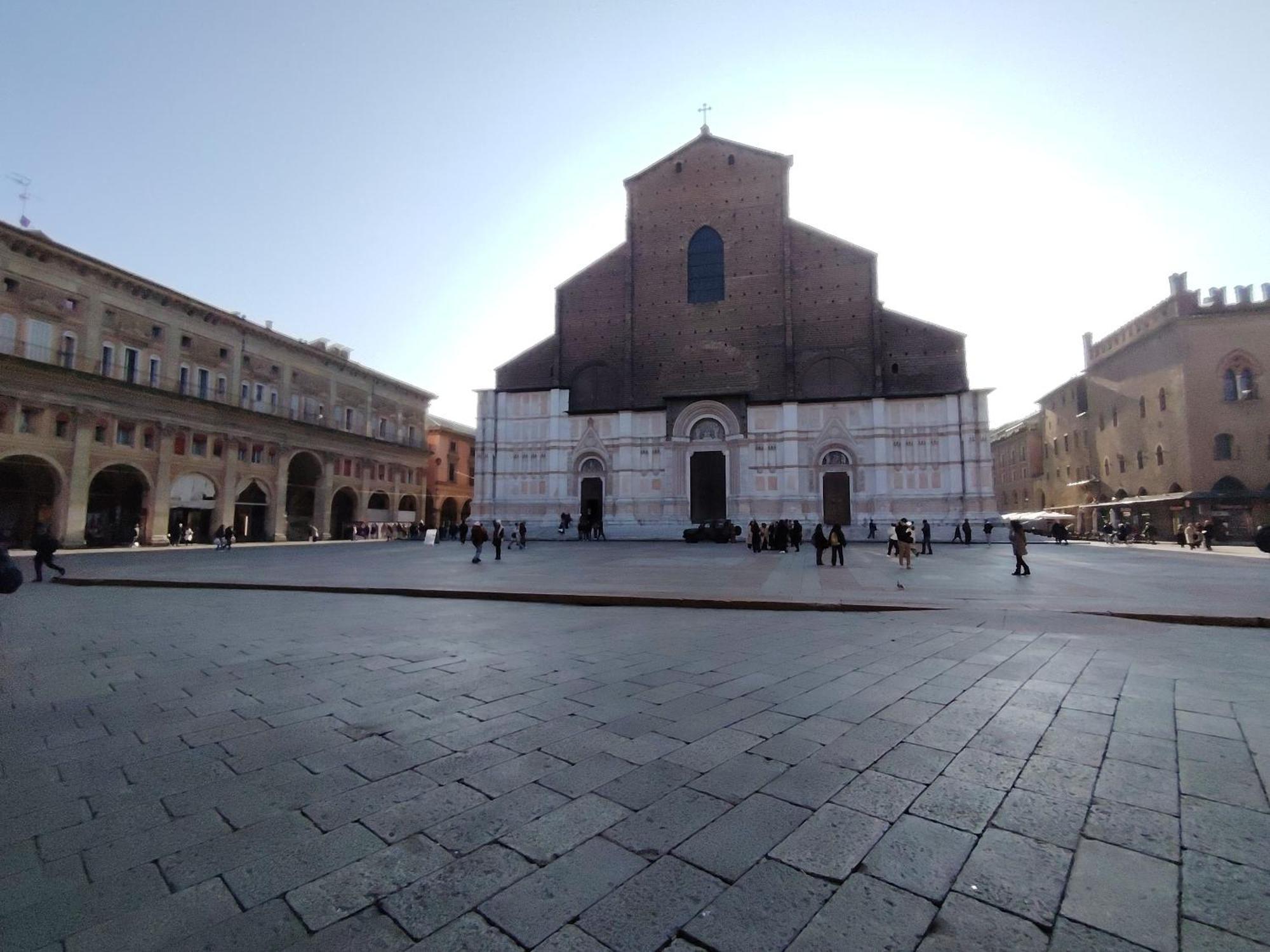 Vlll Portico * Bologna
