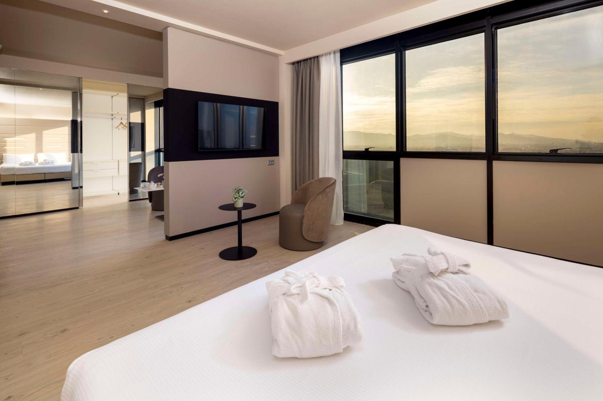 Hotel Western Tower