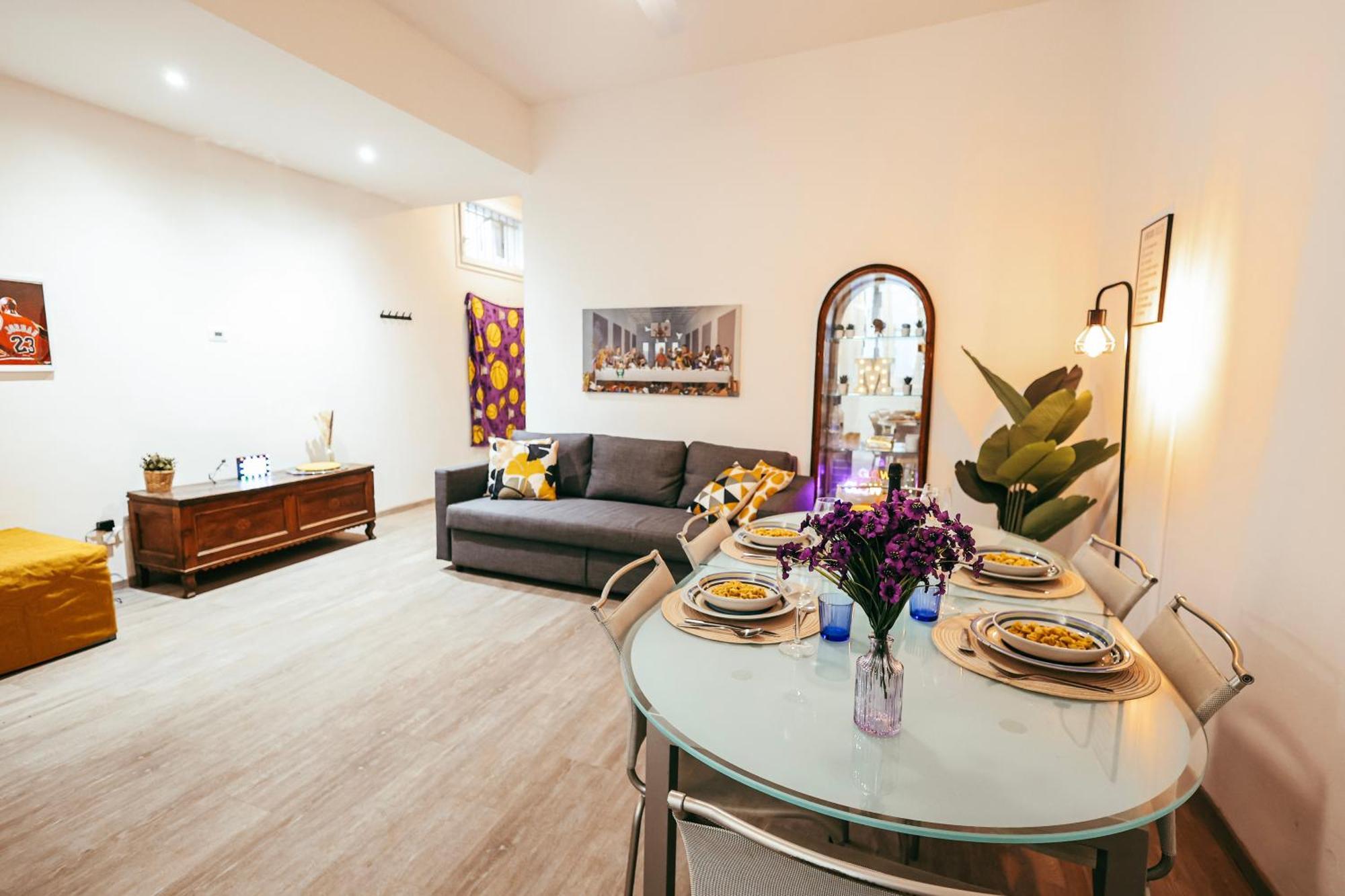 The Superstars - Old Town Appartement
