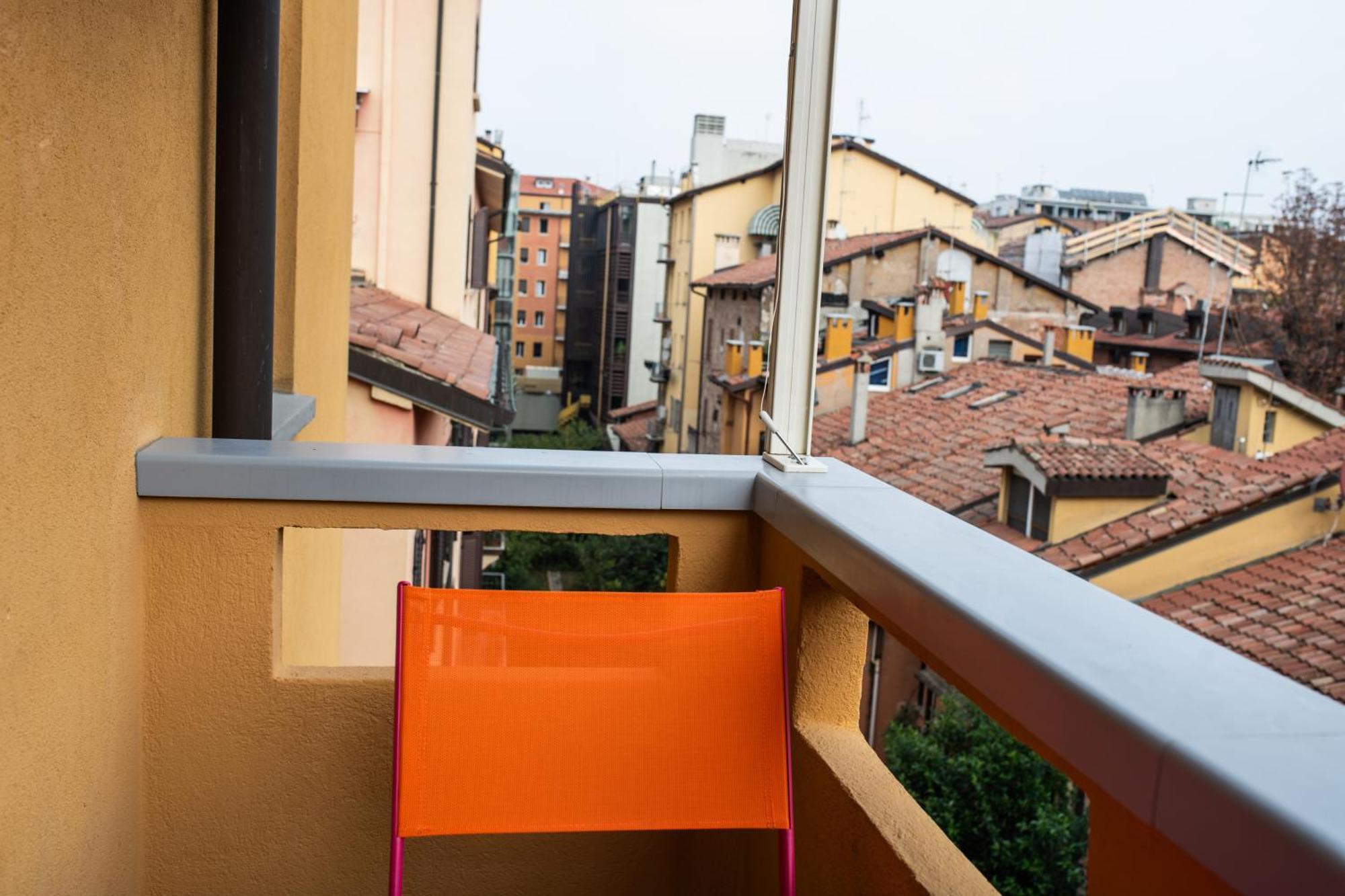 Morgana Guarda Il Canale - Centro Storico - Finestrella -indipendenza - Piazza 8 Agosto - Stazione * Bologna