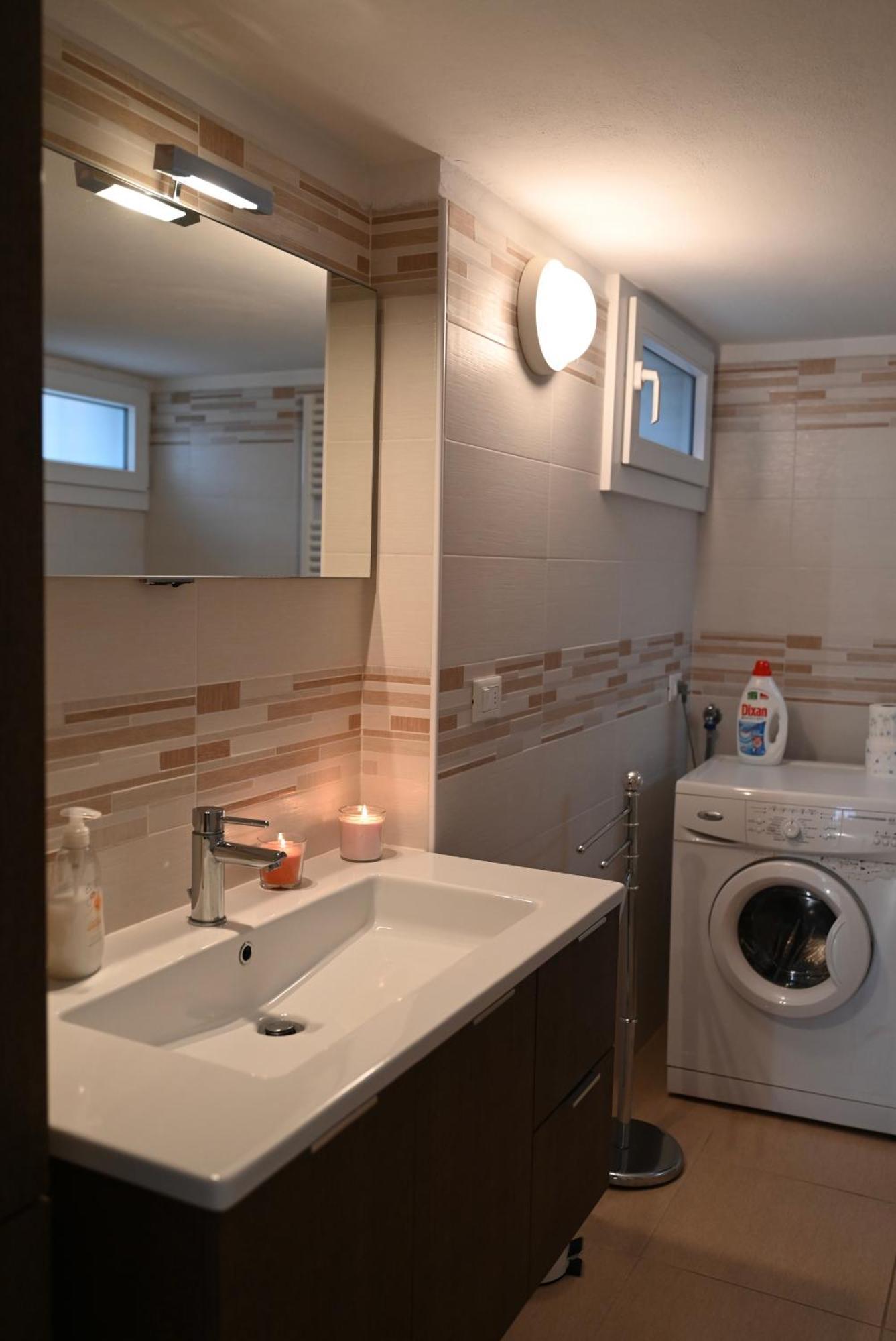 Apartment Grigio Perla Panigale, Con Giardino E Parcheggio Privato Gratuito Fino A Tre Posti Auto *