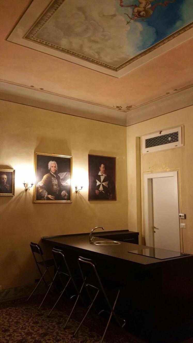 Palazzo Bargellini Panzacchi & Via De' Pepoli *