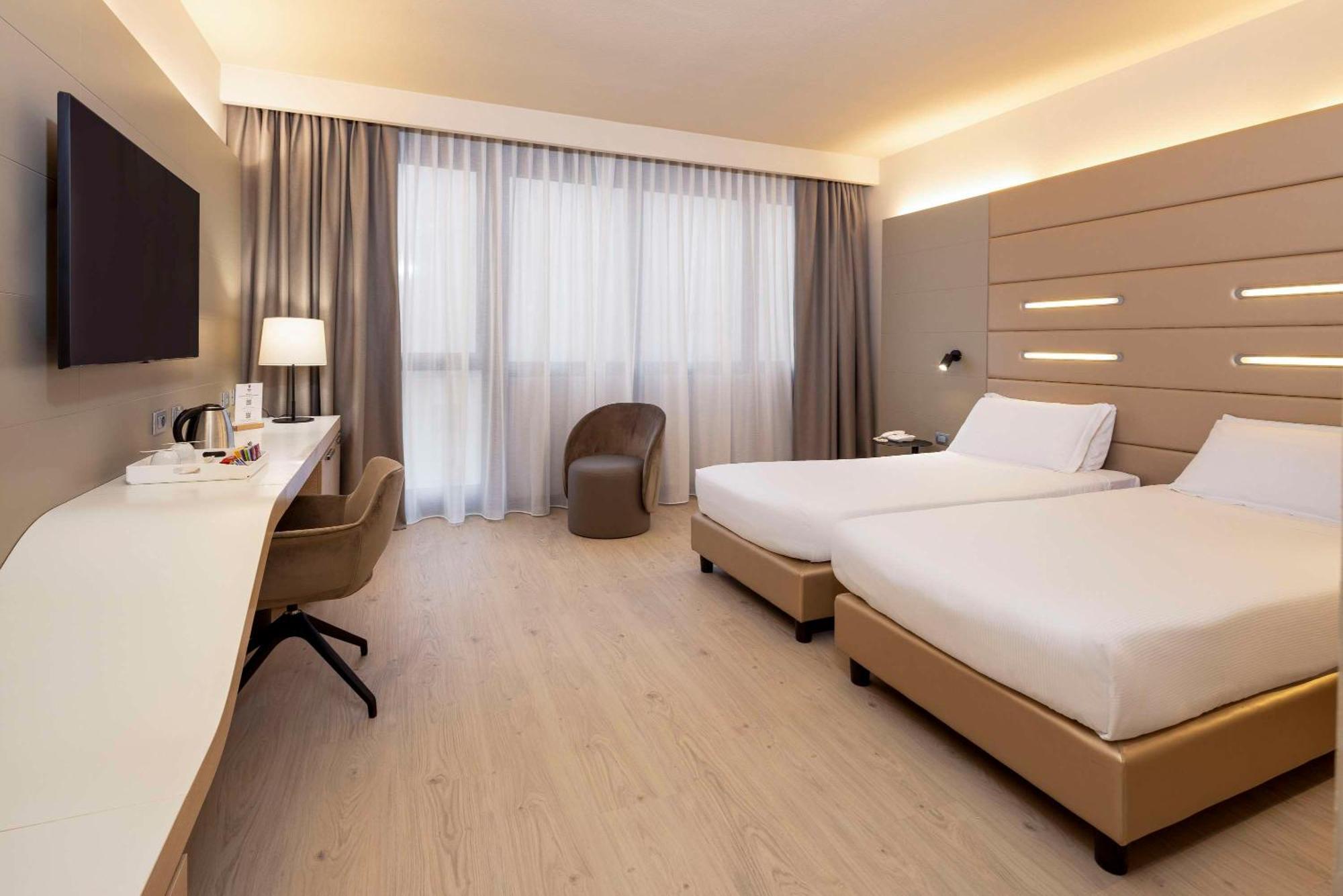 Western Tower 4* Bologne
