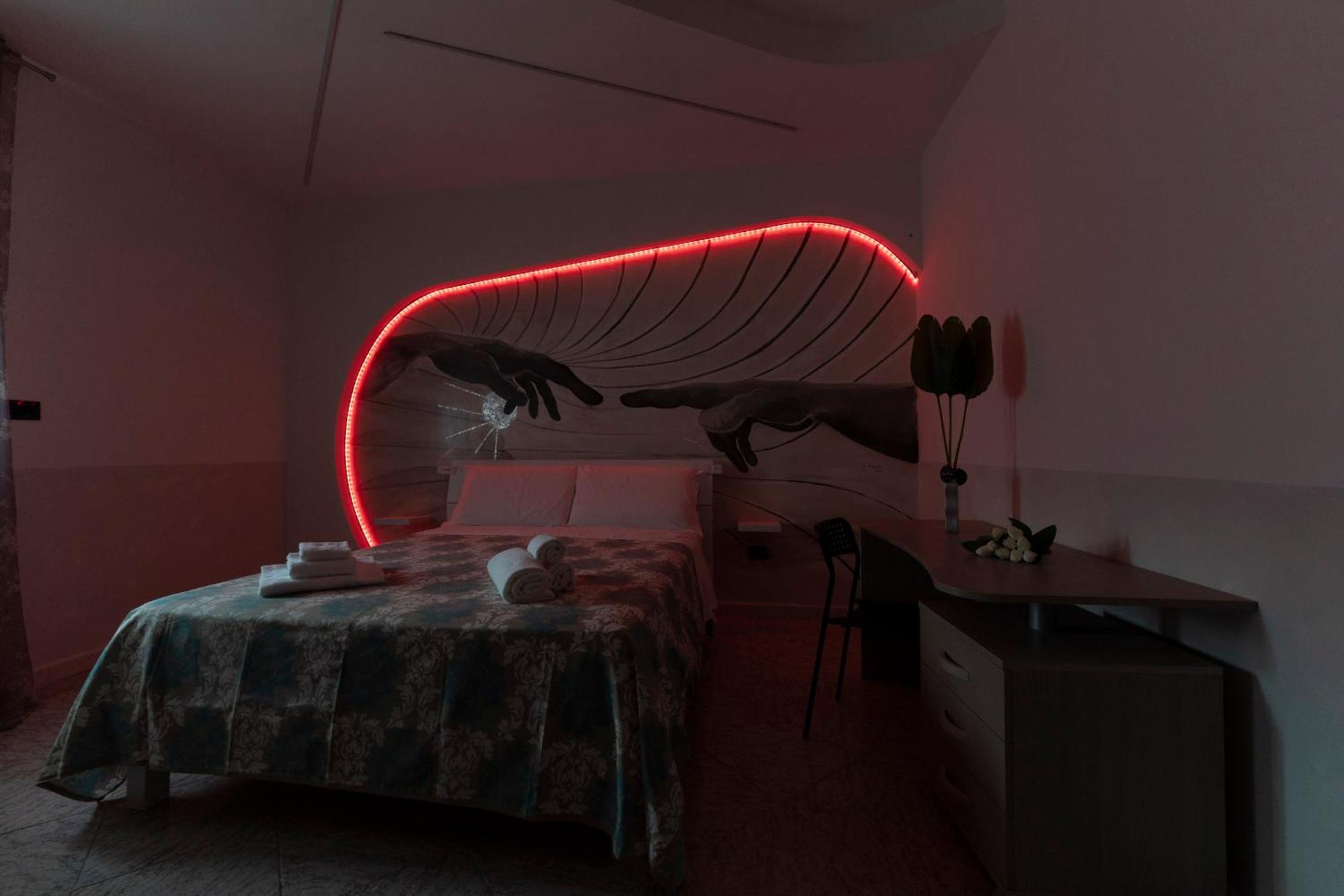 Fioravanti - San Luca & Genesis House, A Pochi Passi Dalla Stazione, Vicino Al Cuore Di Lejlighedshotel *