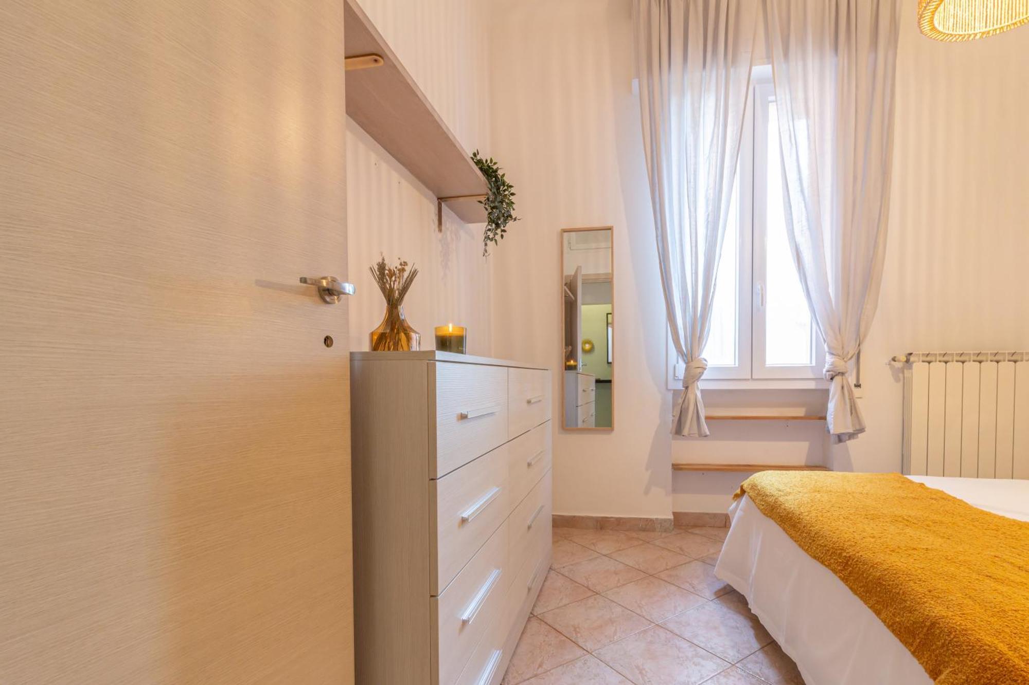 Appartamento 2 Steps Away From With Private Parking *