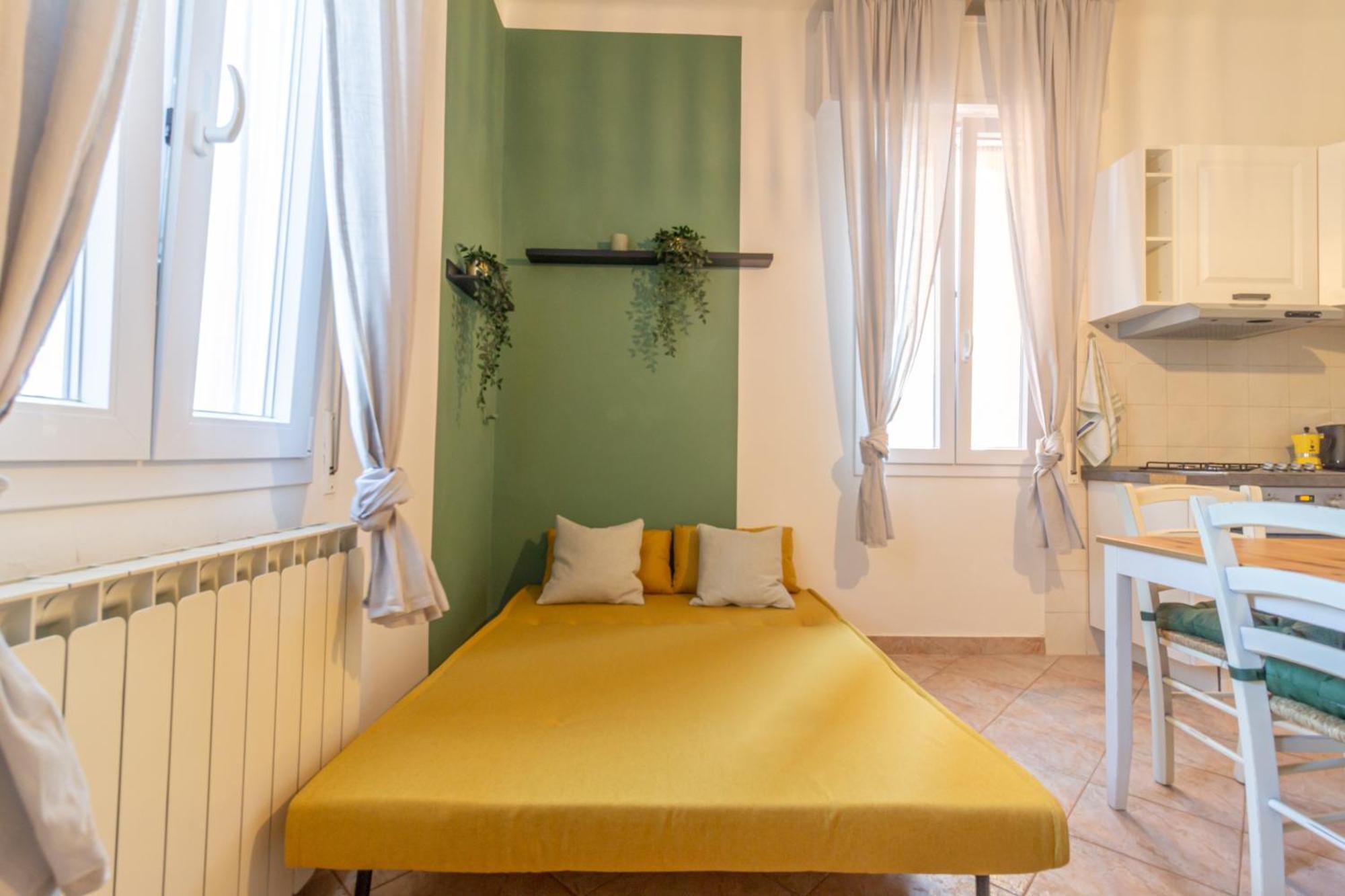 2 Steps Away From With Private Parking Appartamento
