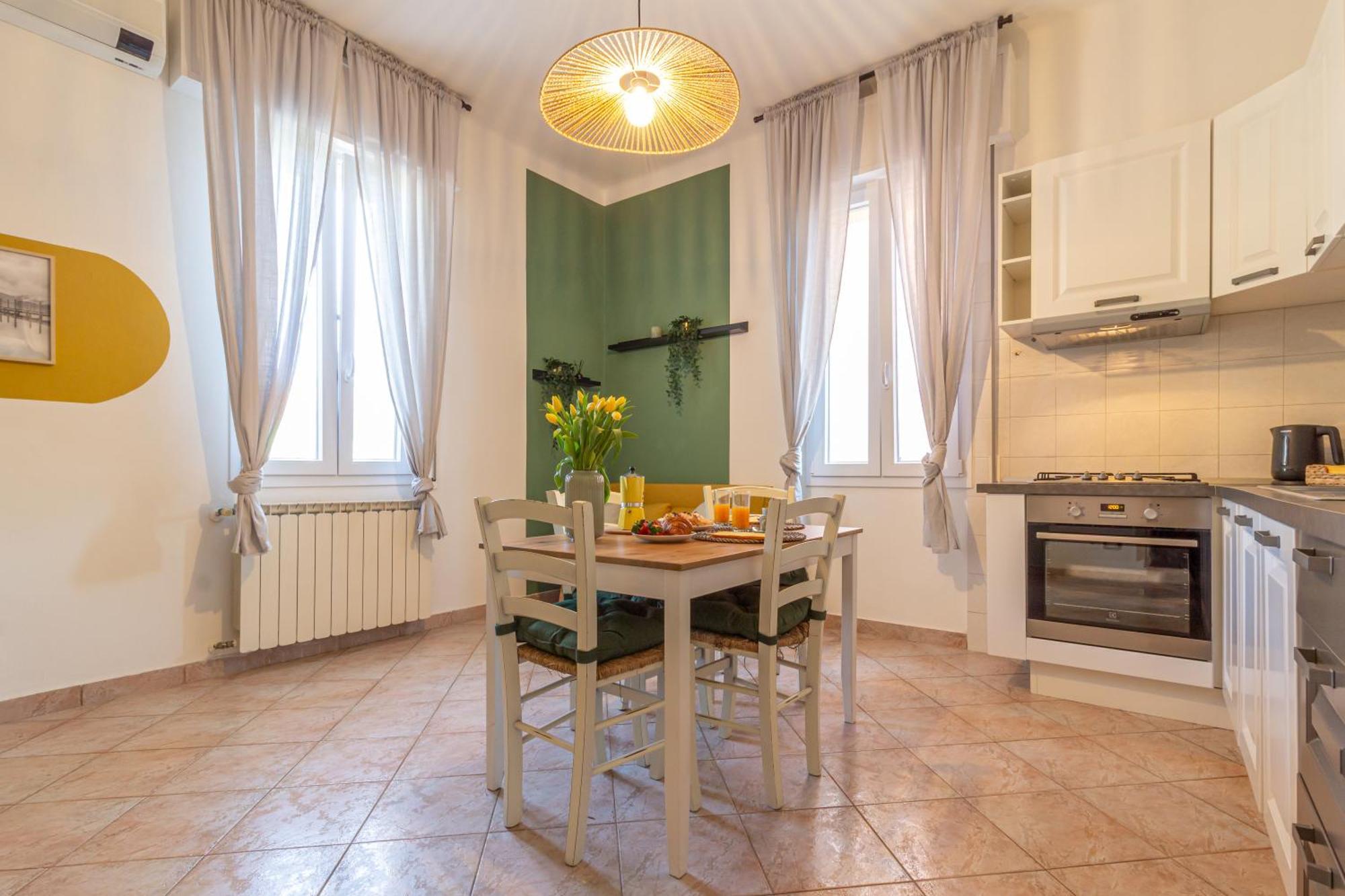 2 Steps Away From With Private Parking Appartamento