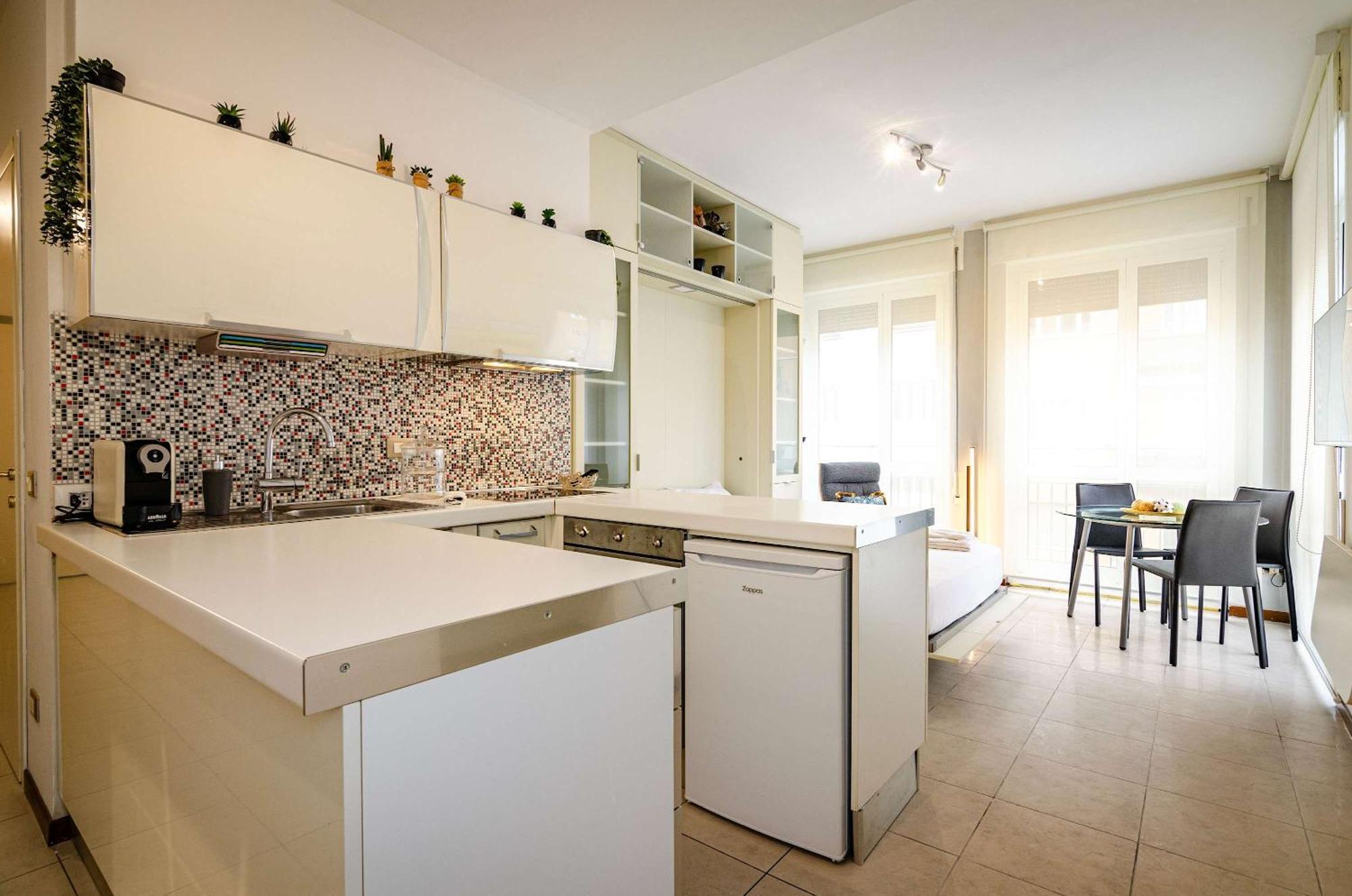 Large And Bright In The Heart Of Appartamento
