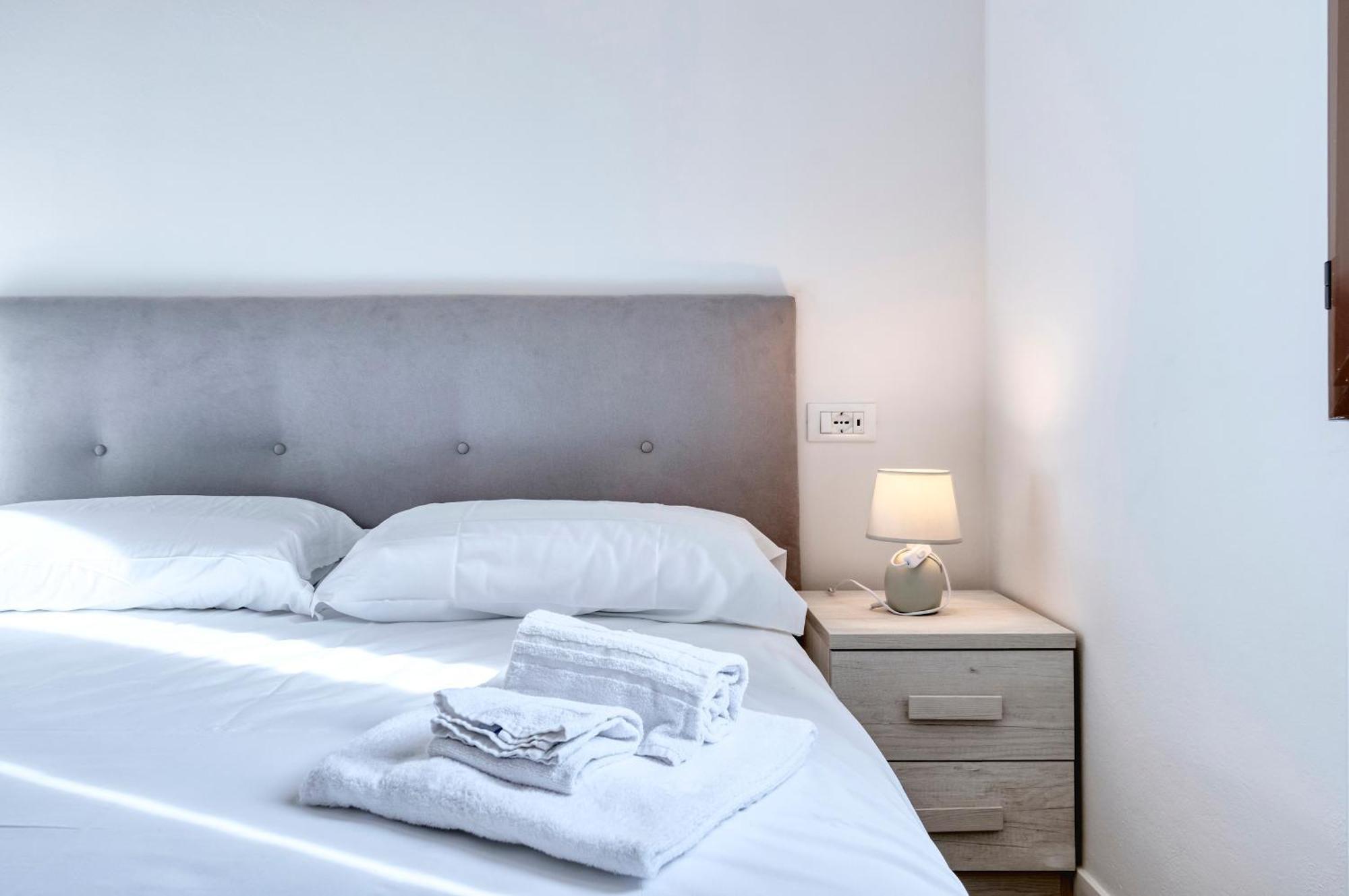 Blueshouse Carracci Bed & Breakfast *