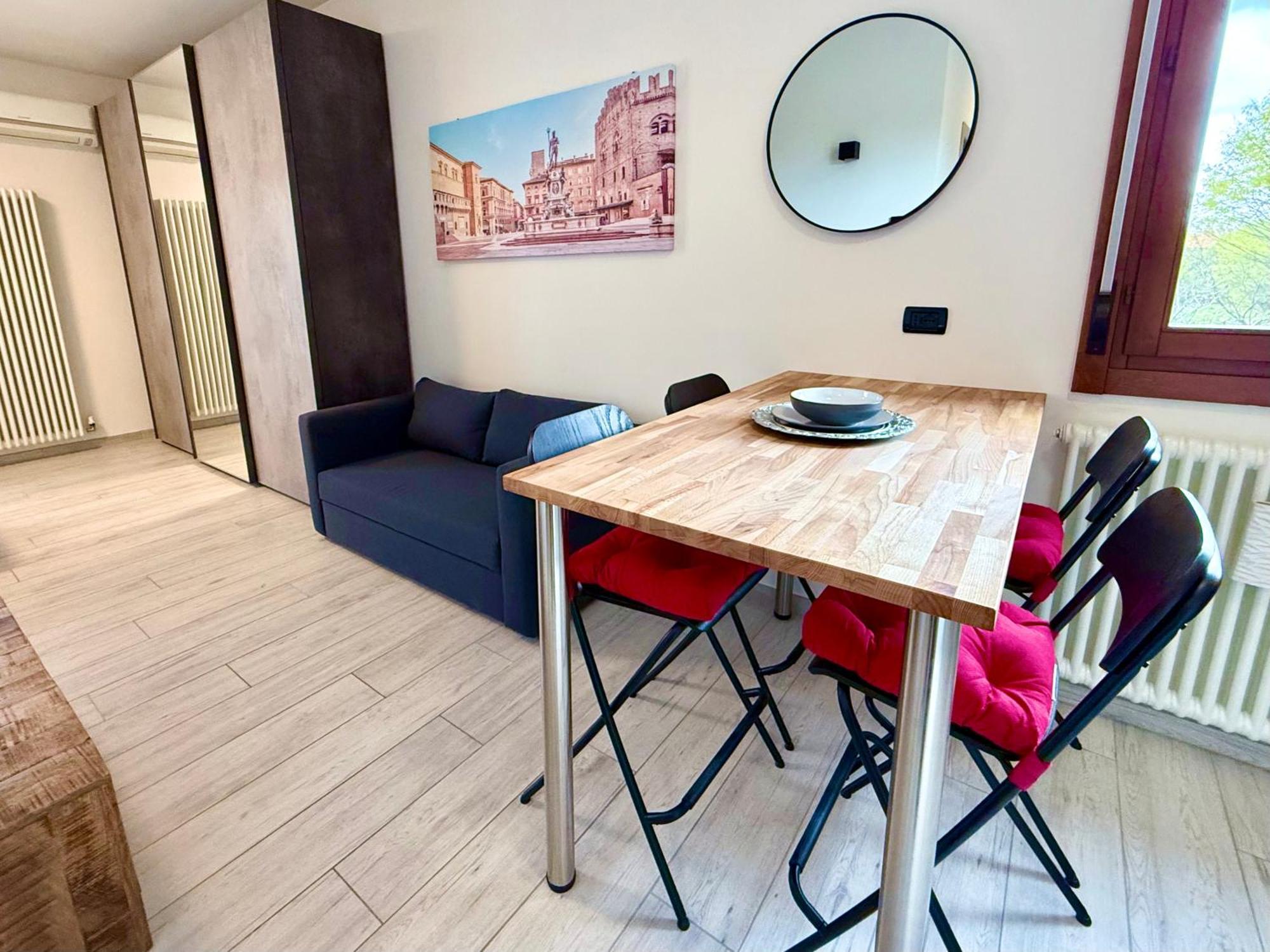 Urban Apartment *