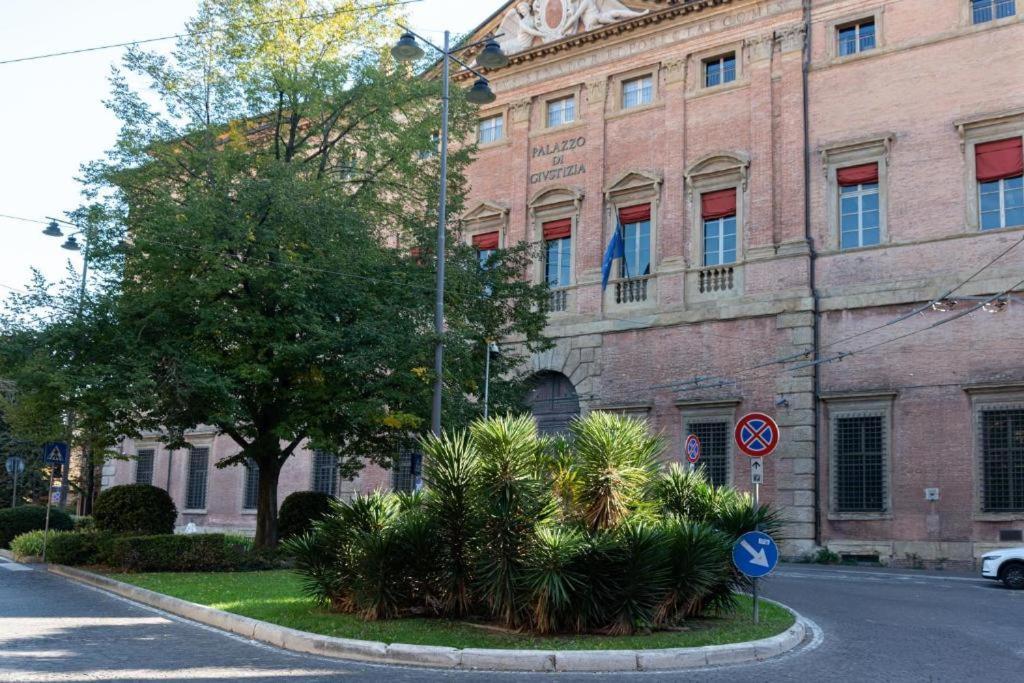 Due Torri 1 Luxury Palace- Bedinbolognacentro Affittacamere Bologna