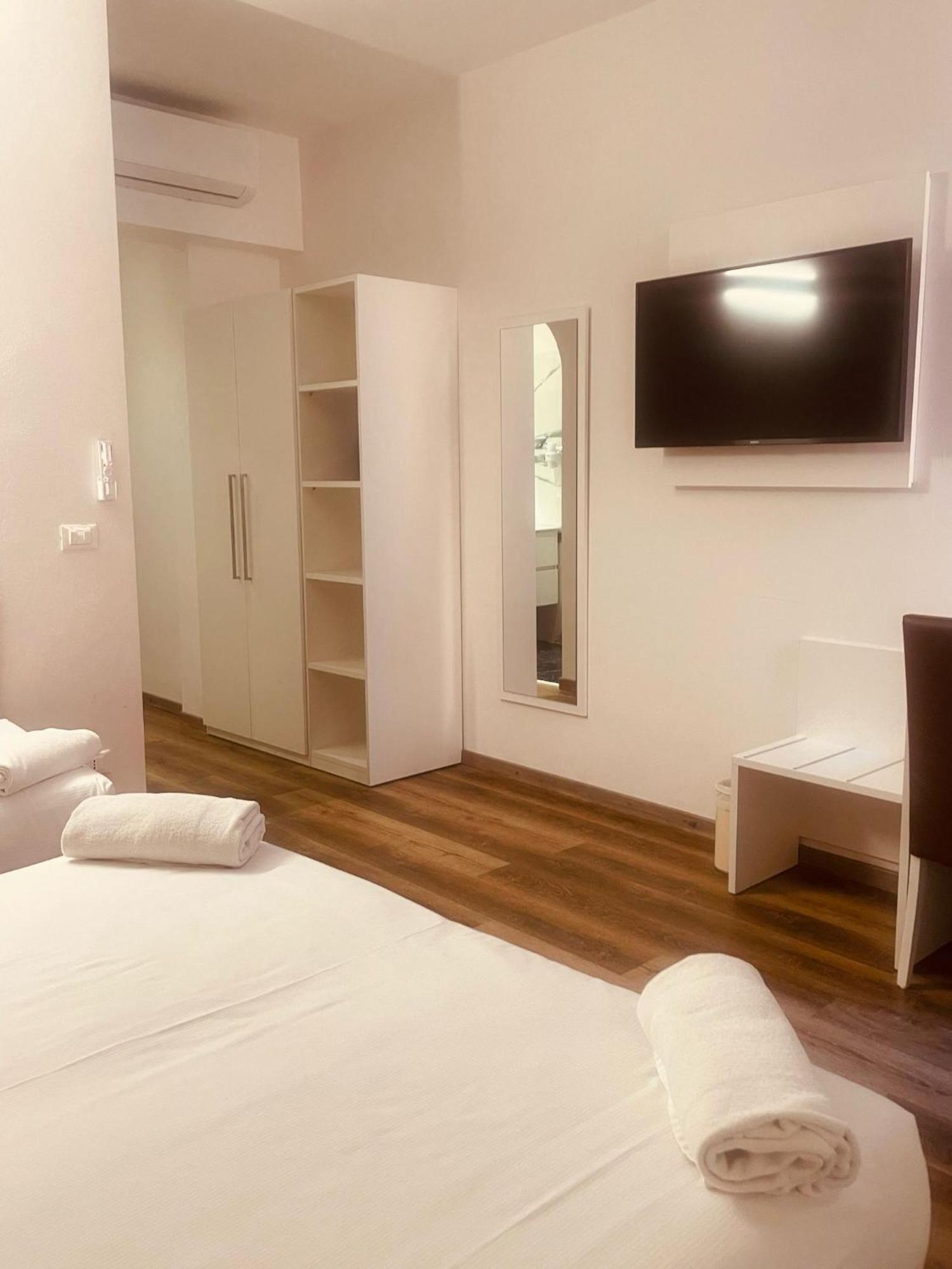 Hotel Holiday- Finestrella Bologna