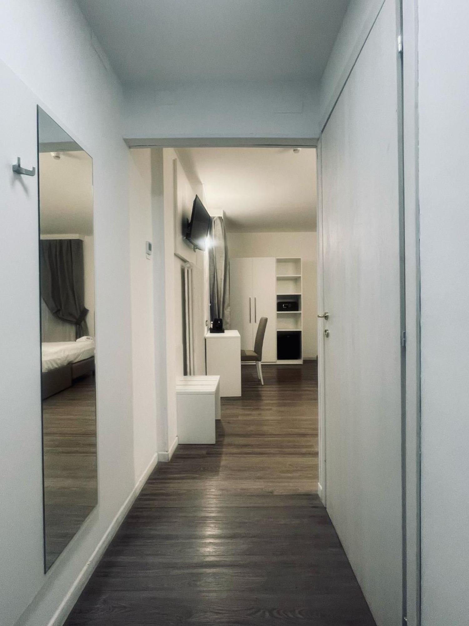 Holiday- Finestrella 3*
