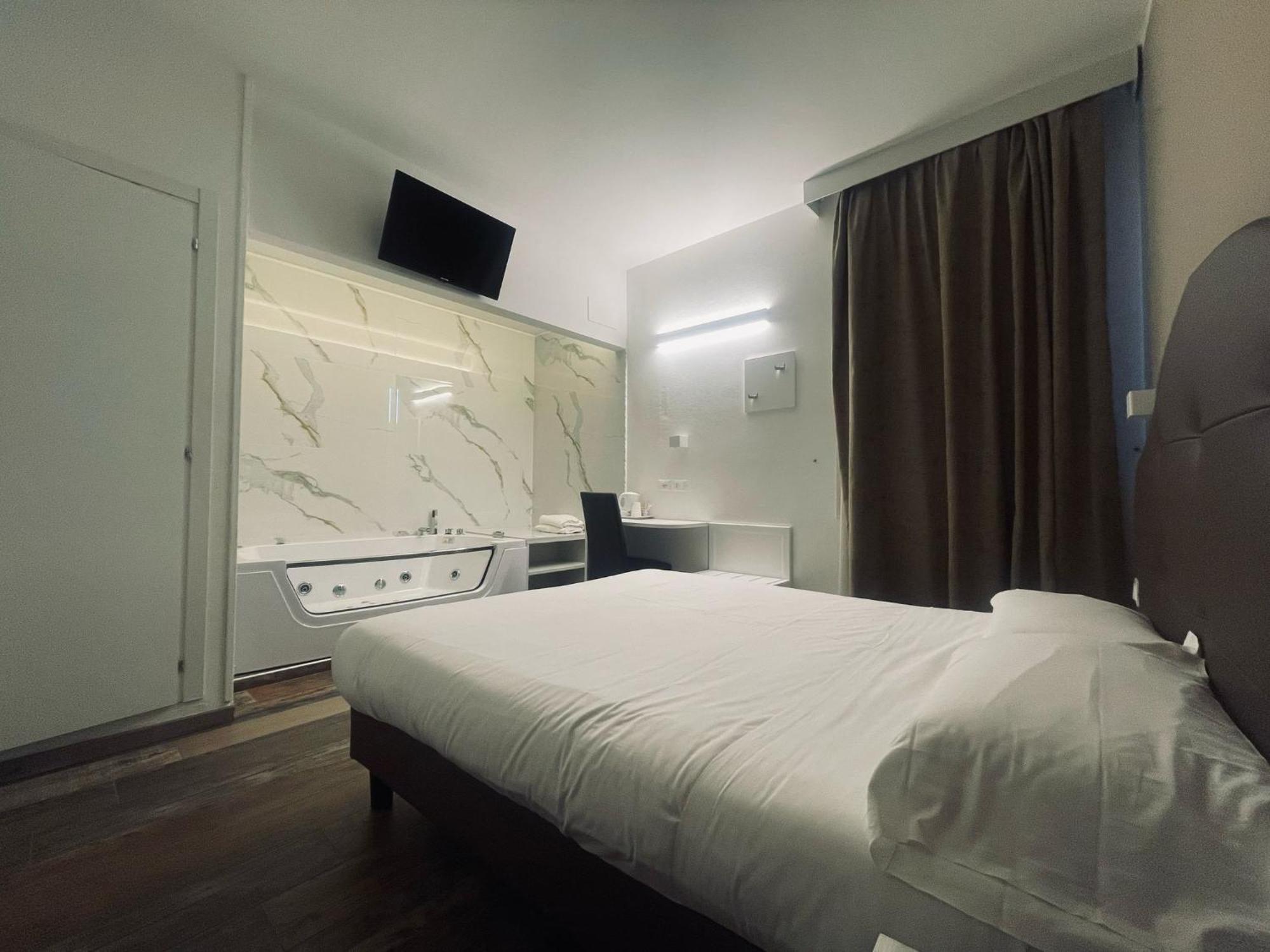 Holiday- Finestrella Hotel