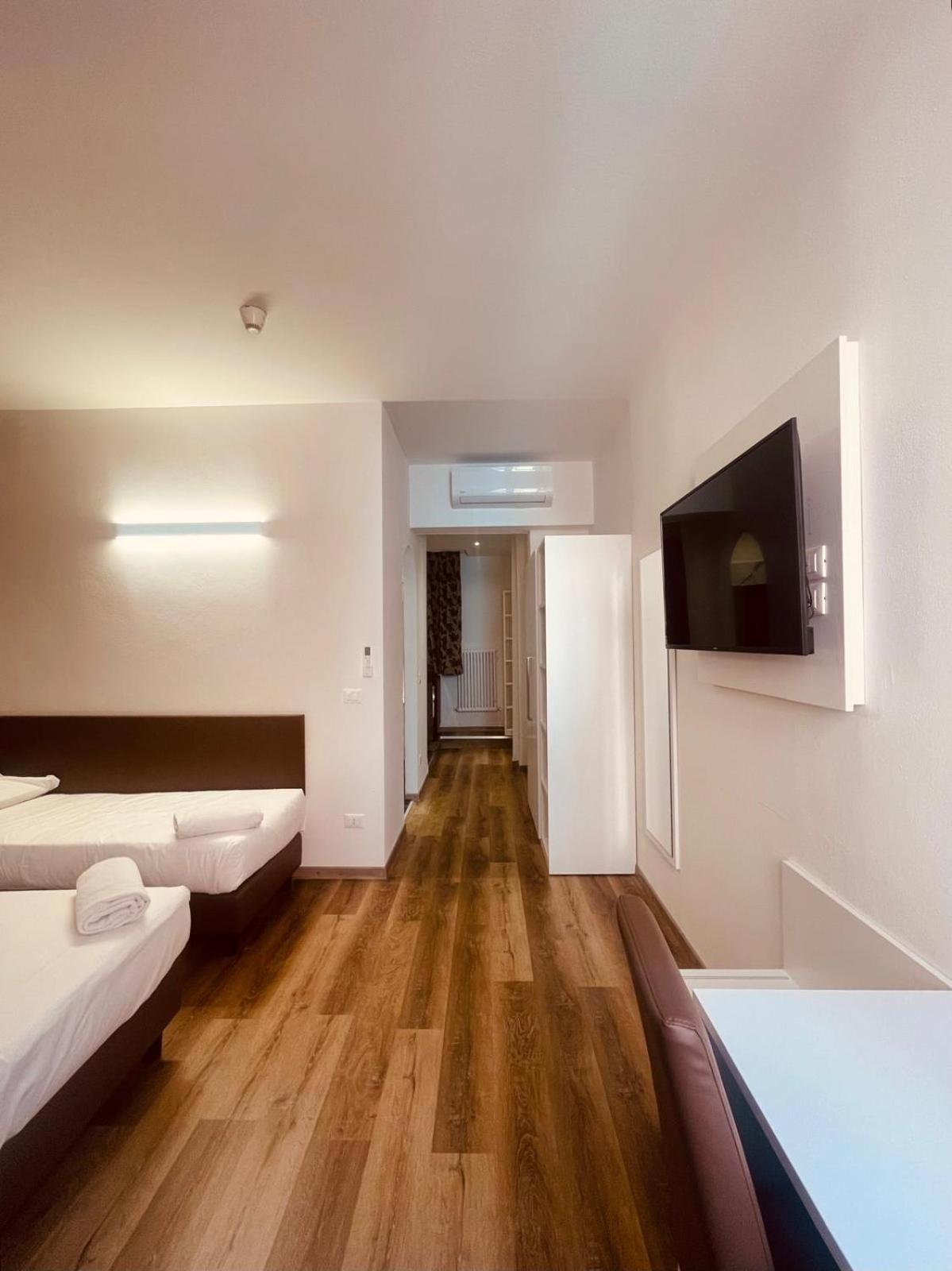 Hotel Holiday- Finestrella