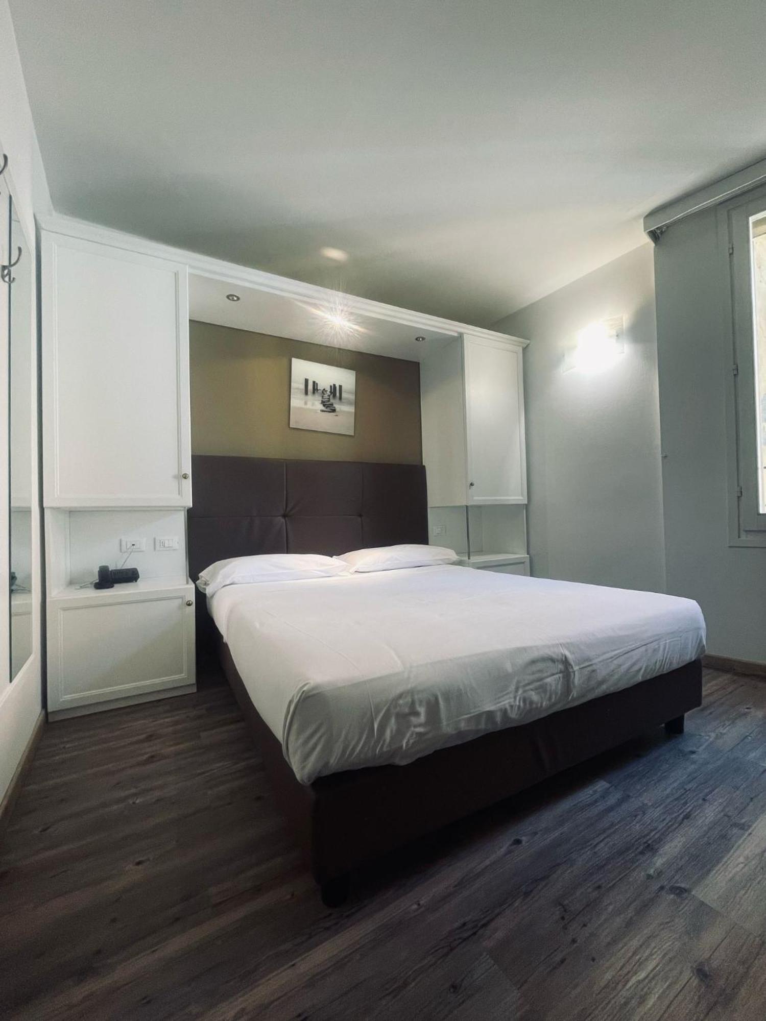 Holiday- Finestrella Bologne