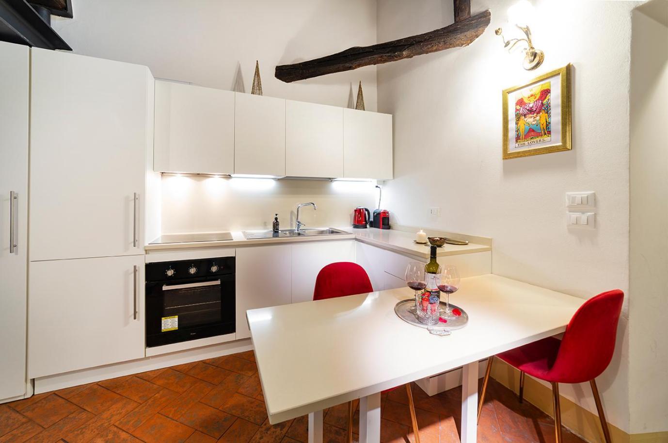 Tower Of Lovers - Ancient Altana Apartment *