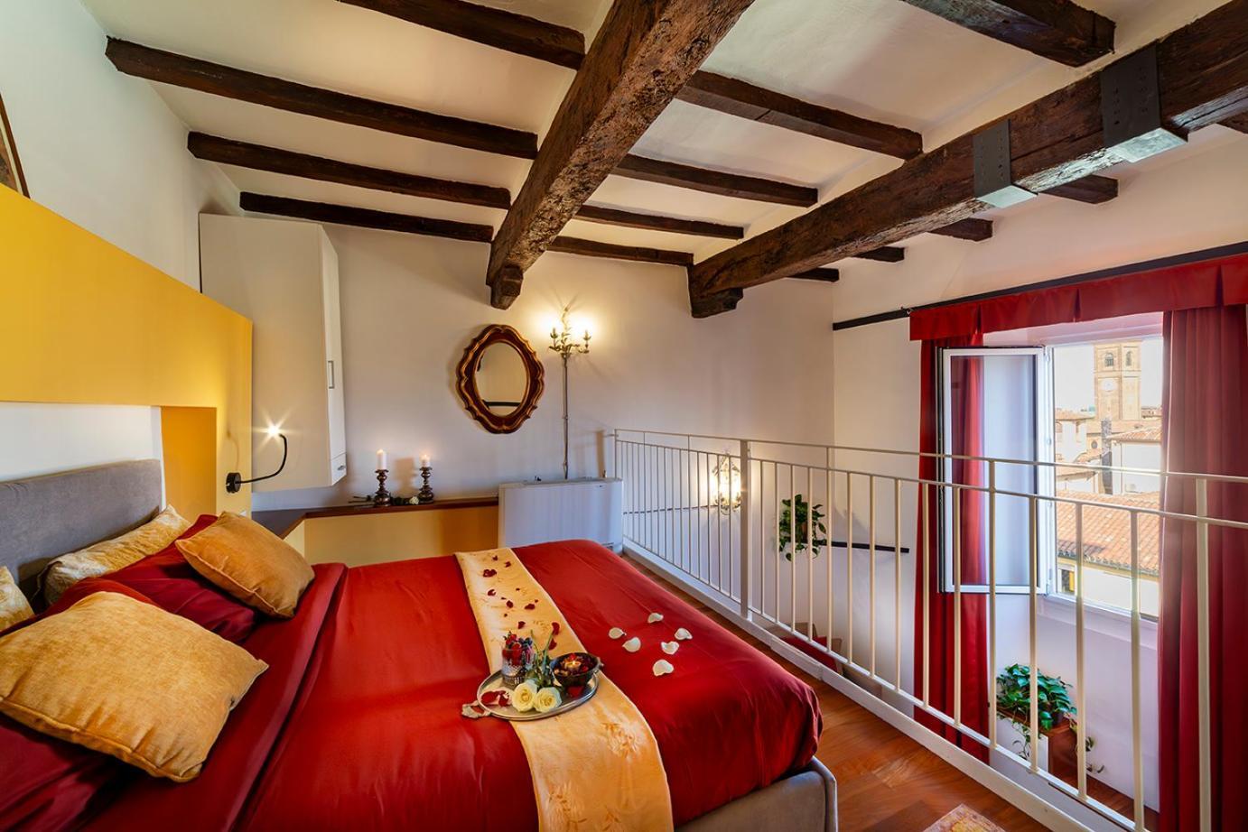 House Of Lovers - Magnificent View In The Heart Of