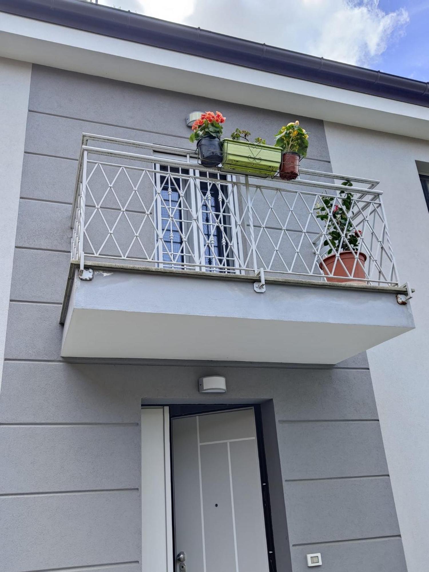 Apartment Grigio Perla Panigale, Con Giardino E Parcheggio Privato Gratuito Fino A Tre Posti Auto Bologna