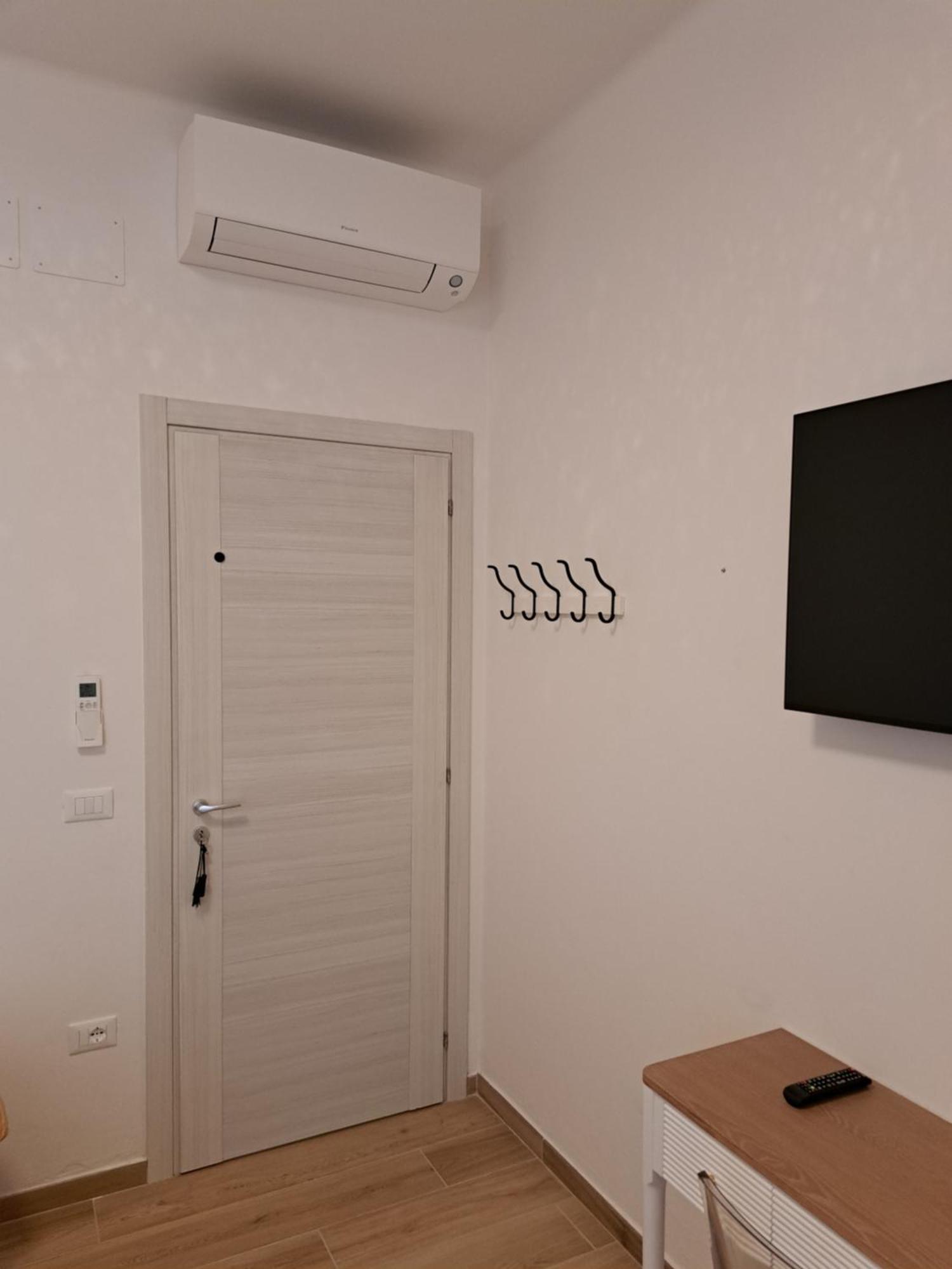 Fiora 7 House - Intera Casa Con Due Bagni - Whole House With Two Bathrooms Apartment *