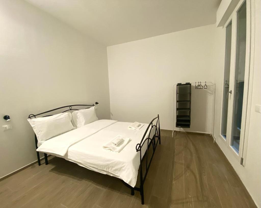 Via Galliera Apartamento