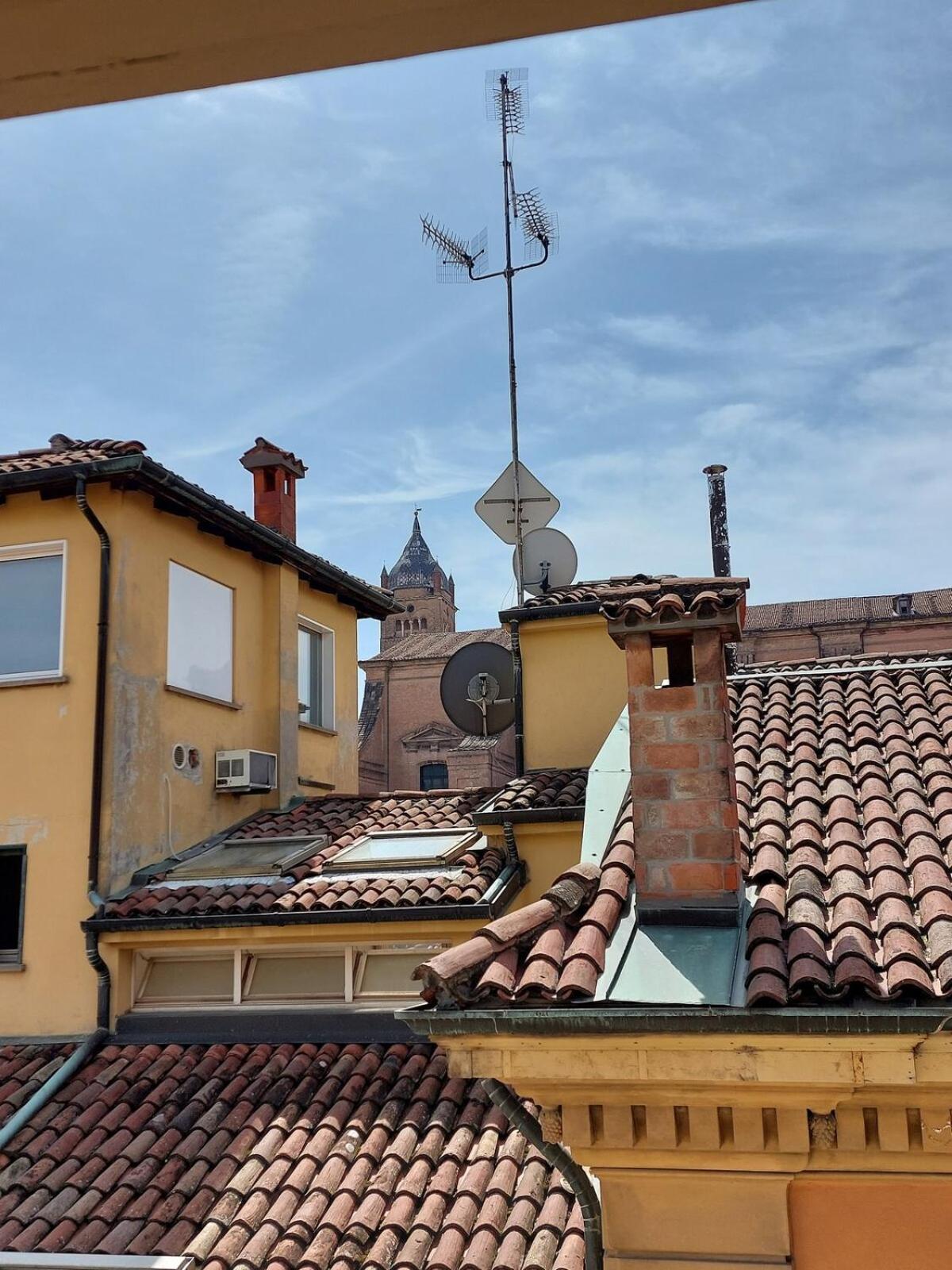 Appartement Monolocale Sui Tetti Di - Via Indipendenza *