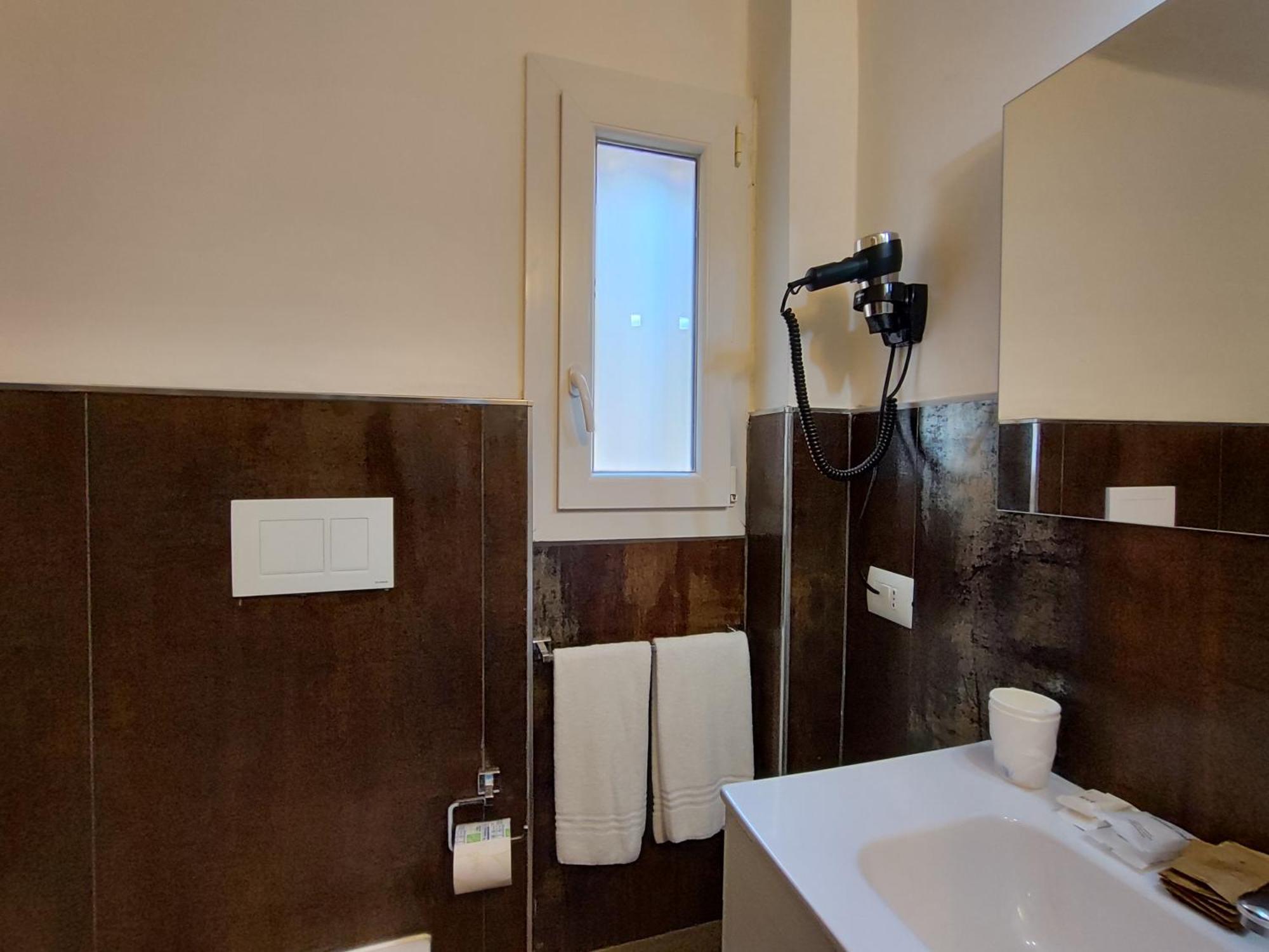Residenza Maggiore 10 - - *