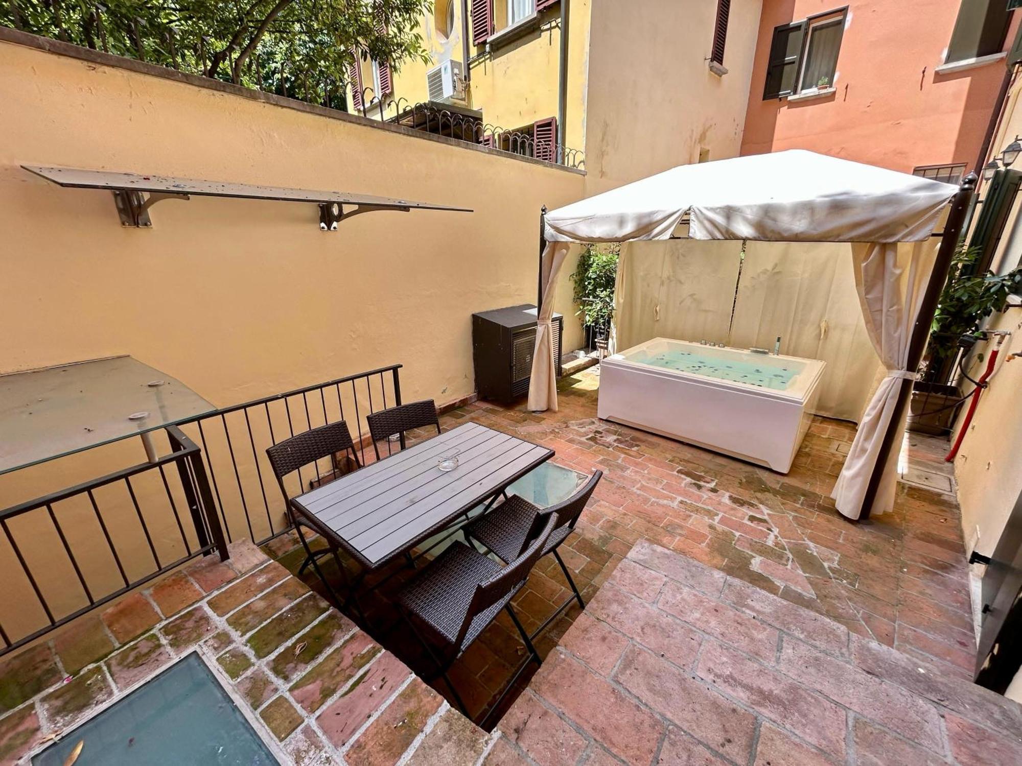 Appartement Frassinago Deluxe Suites-bolognarooms *