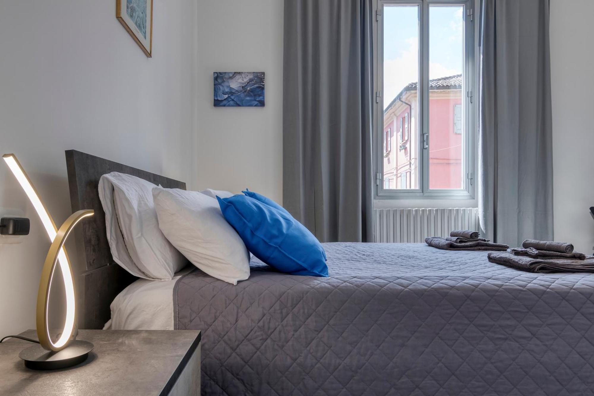 Civico 233 - Stanza Privata Parcheggio Colazione Bagni Condivisi *
