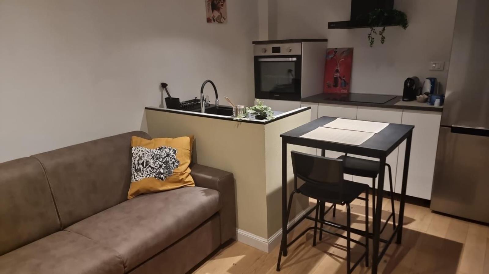 Queen Expo Apartment