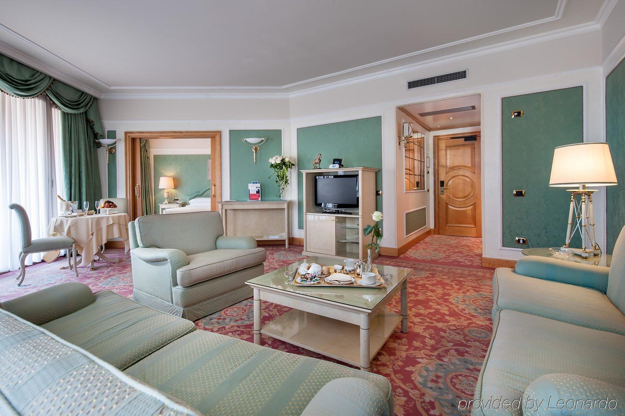 Hotel Royal Carlton 4*