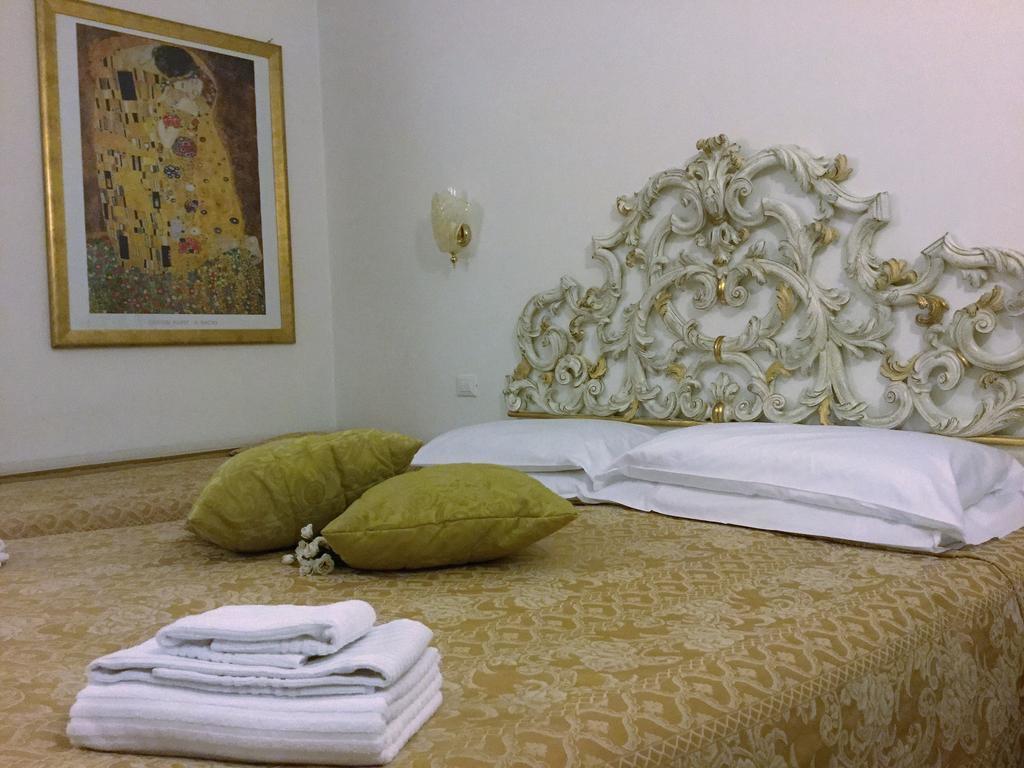 Residenza Due Torri Check In Presso Vicolo Cattani 7 Gasthof Bologna