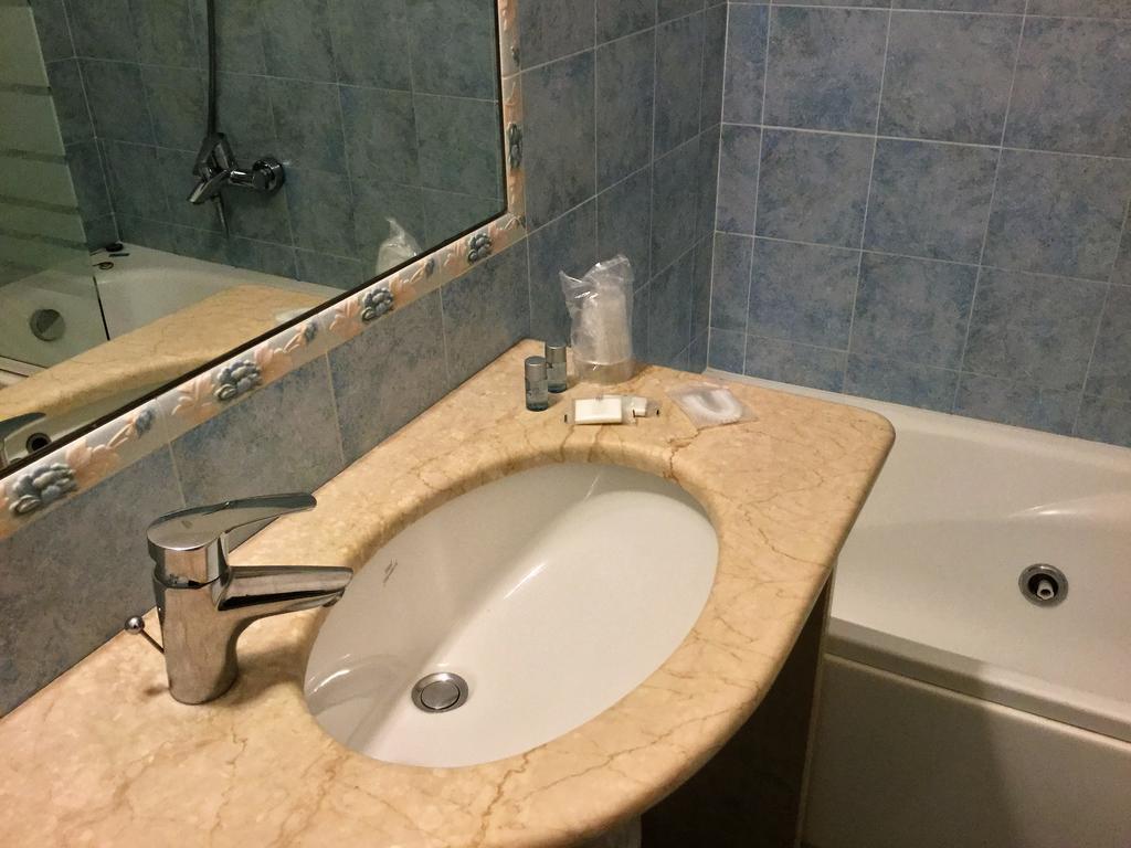 Residenza Due Torri Check In Presso Vicolo Cattani 7 3*