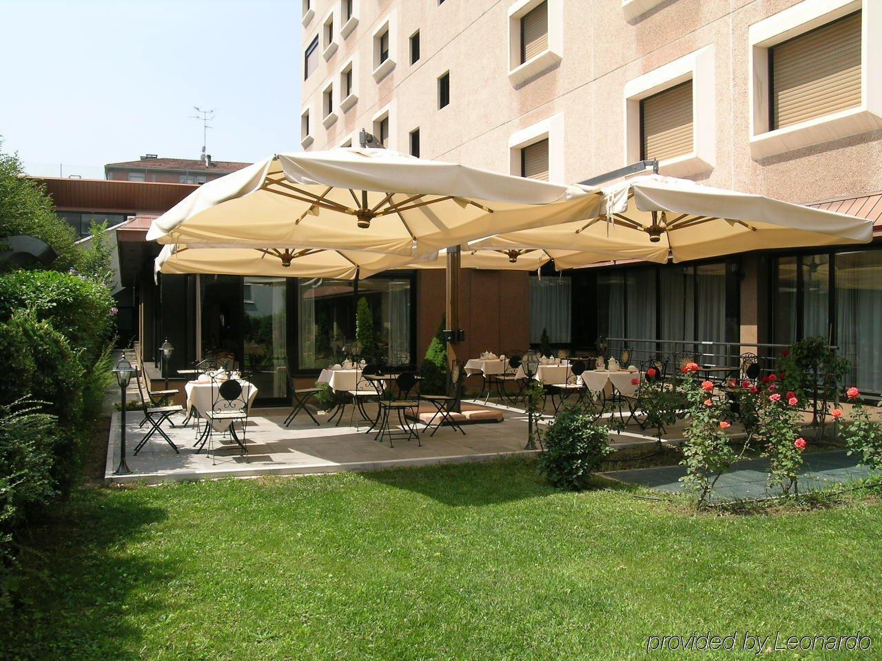 Jr Amadeus Hotel 4*