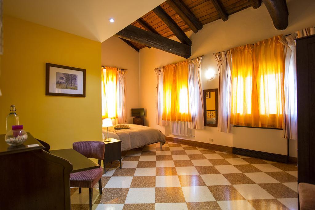 Residenza Bianconcini Acomodação com café da manhã  2*