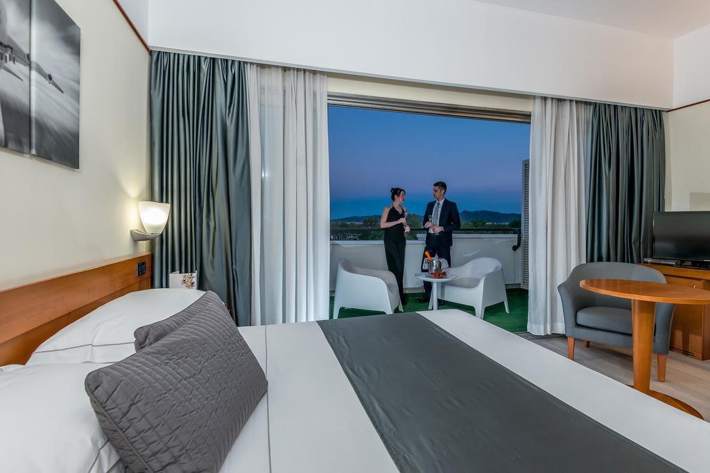 Hotel Airport 4*