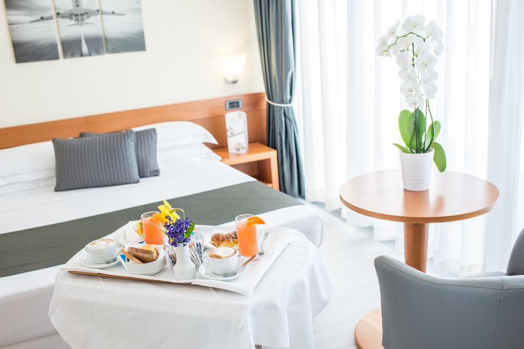 Hotel Airport 4*