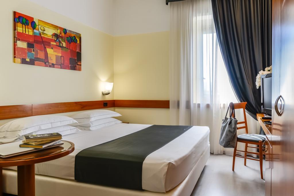 Hotel Airport 4*