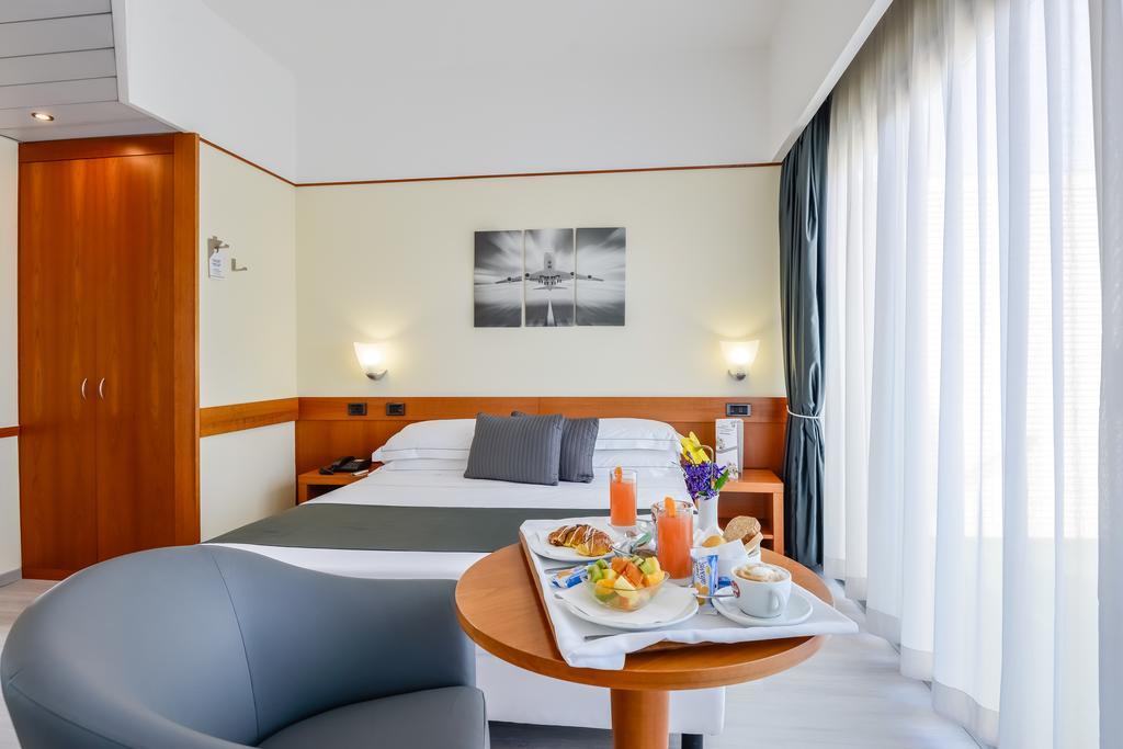 Hotel Airport 4*