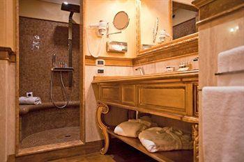 Cavour 3*