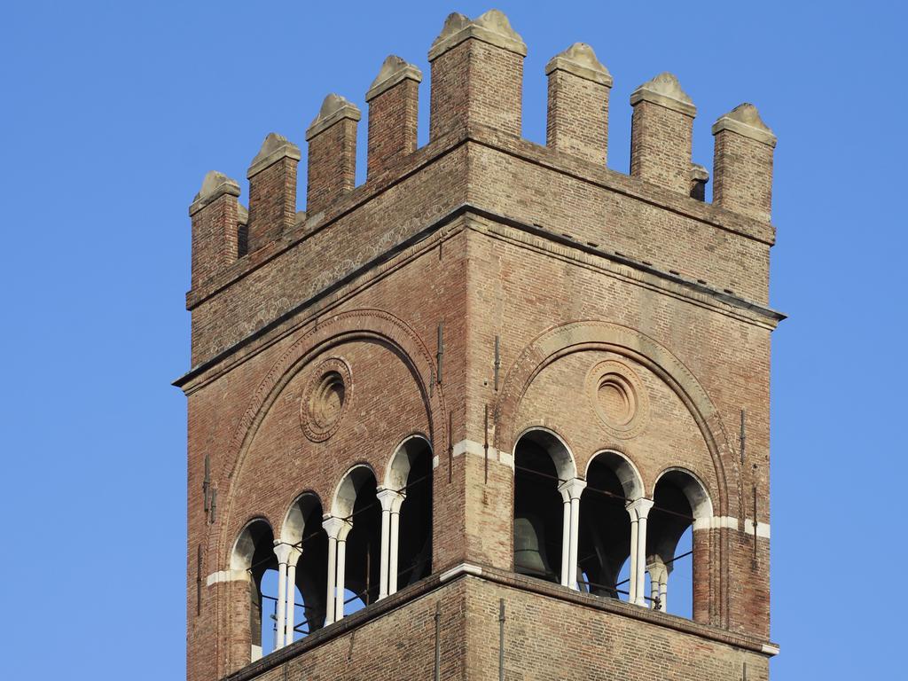 Casa Isolani Piazza Maggiore 1.0 2* Bologna