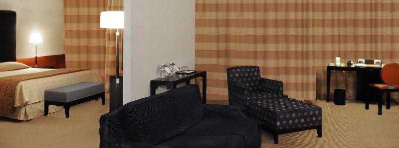 Flyon & Conference Center Bolonia