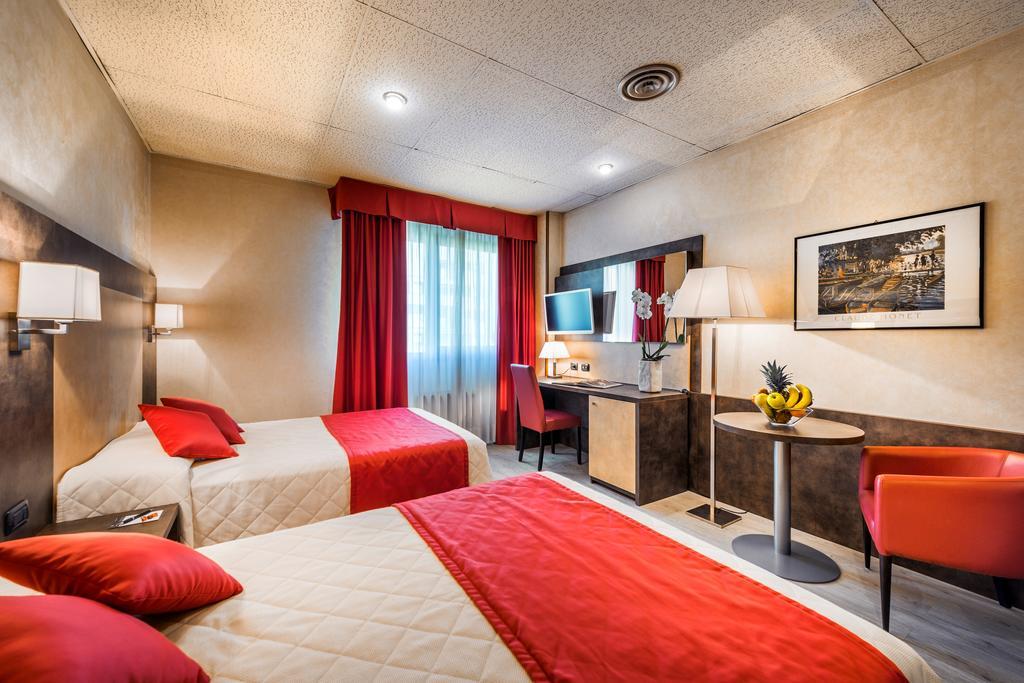 Jr Amadeus Hotel 4*