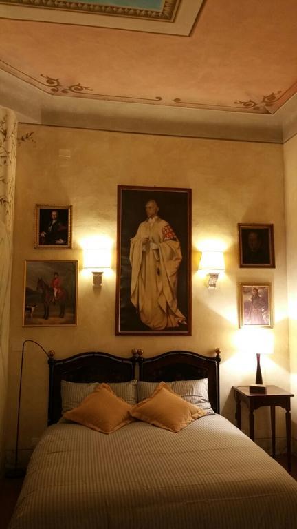 Palazzo Bargellini Panzacchi & Via De' Pepoli * Bologne