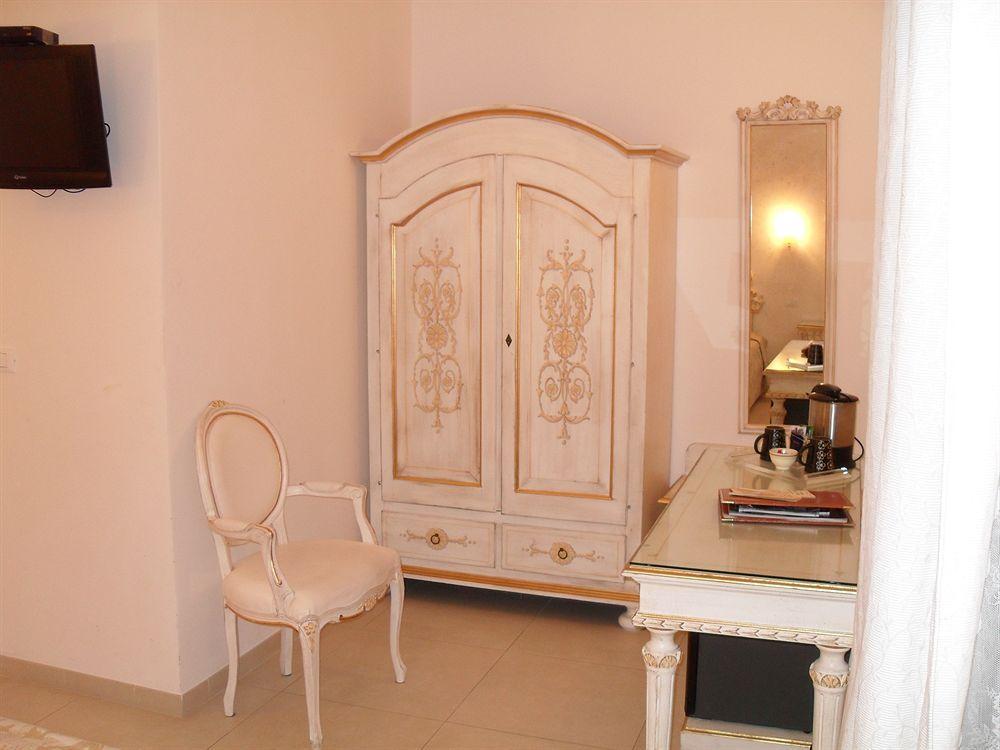 Residenza Due Torri Check In Presso Vicolo Cattani 7 Gasthof 3*