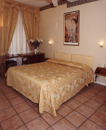 Residenza Due Torri Check In Presso Vicolo Cattani 7 Guest house