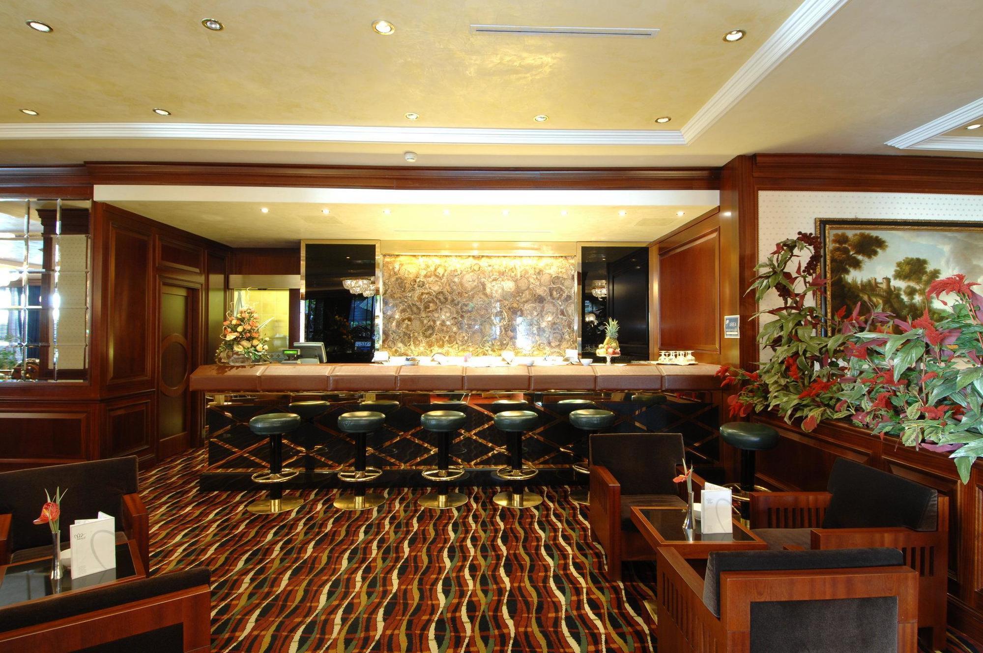 Royal Carlton Hotel 4*