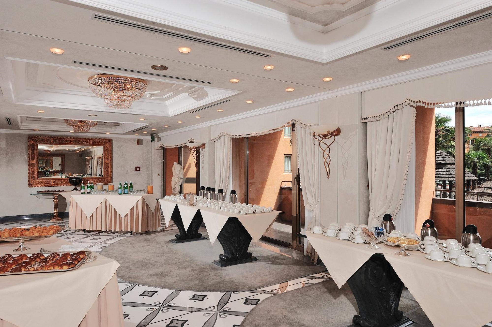 Royal Carlton 4*